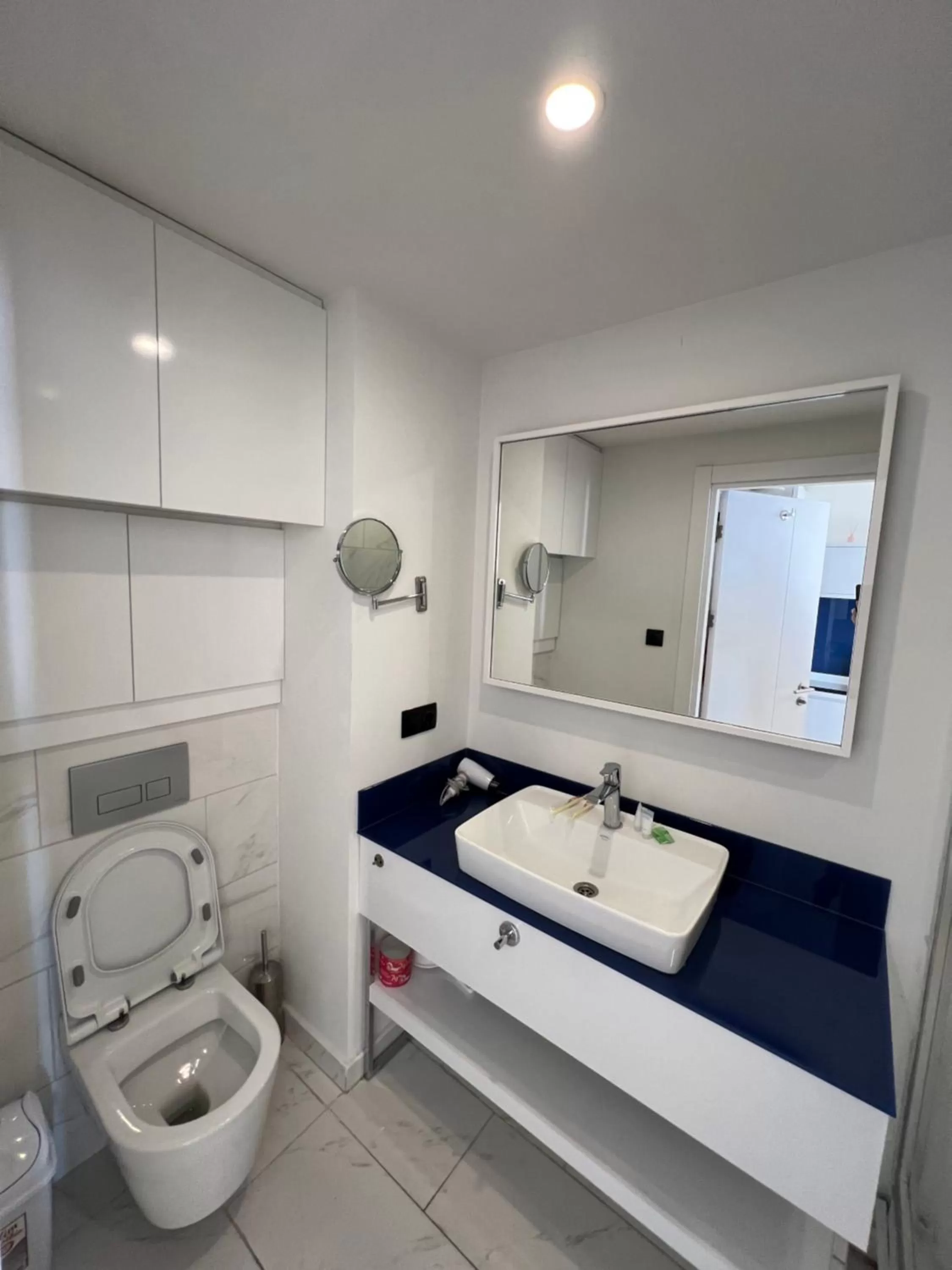 Toilet, Bathroom in BaTumi ApartHoTel Black Sea coast