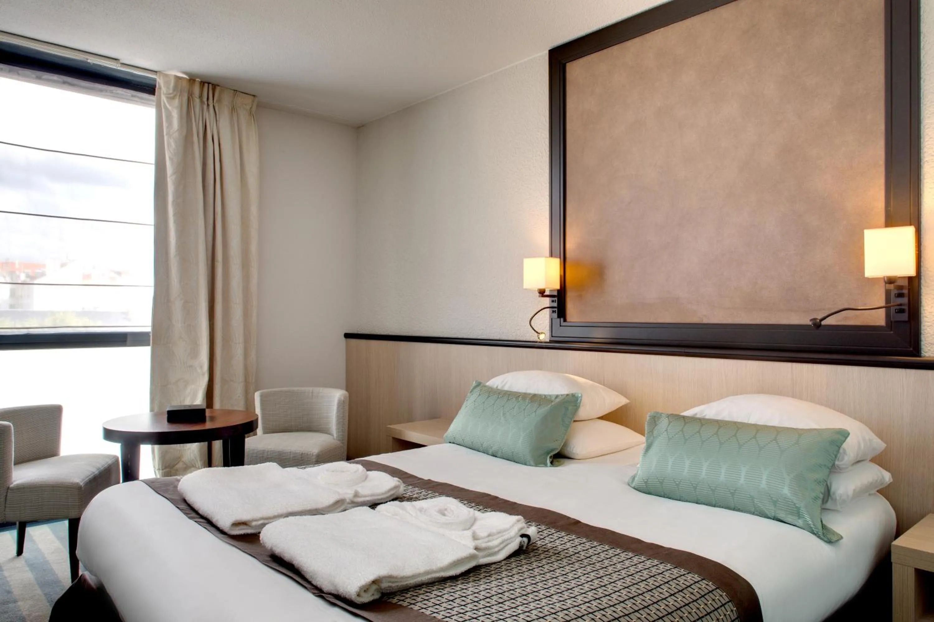 Photo of the whole room, Bed in Mercure Vichy Thermalia