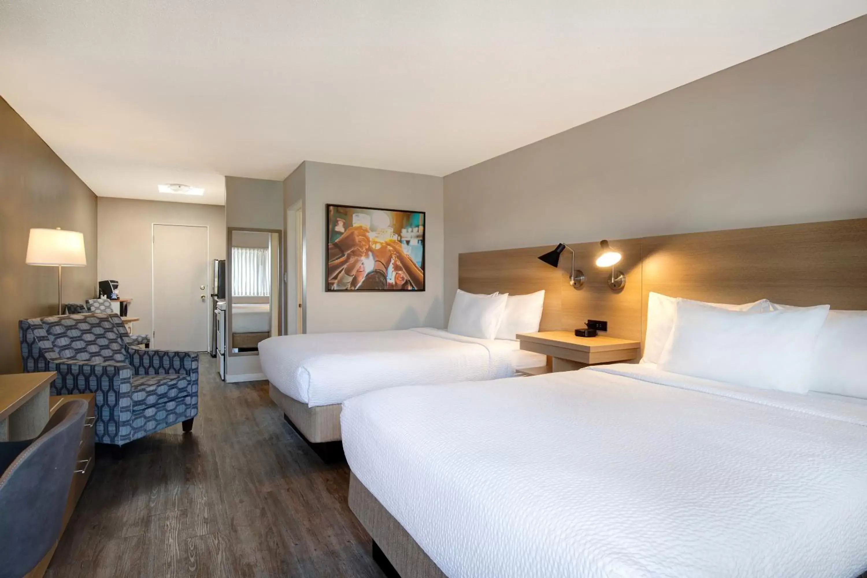 Queen Suite with Two Queen Beds with Limited View- Non-Smoking in Days Inn by Wyndham Victoria Uptown Queen Suite with Two Queen Beds with Limited View- Non-Smoking in Days Inn by Wyndham Victoria Uptown