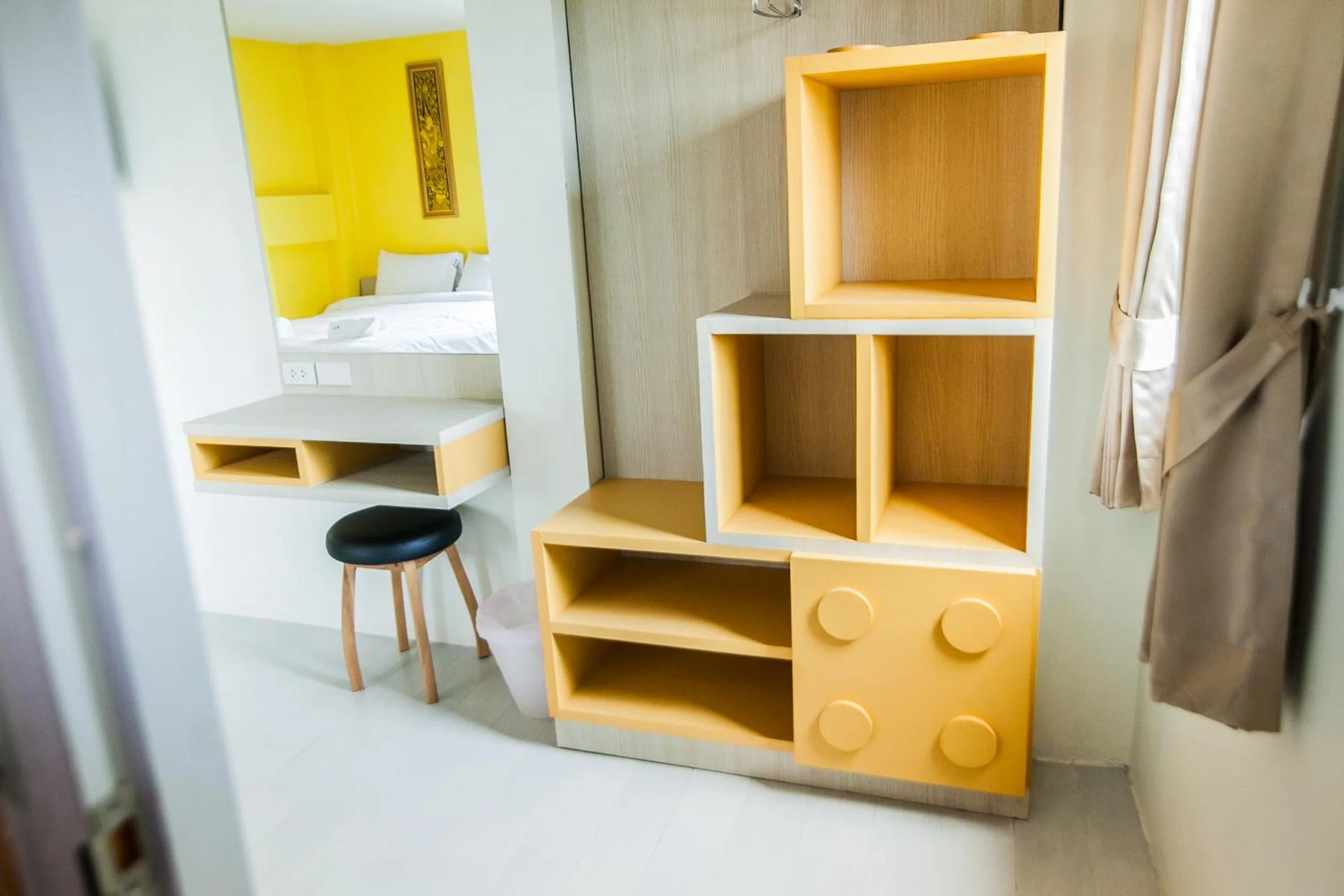 Decorative detail, Bed in The Seven Luck