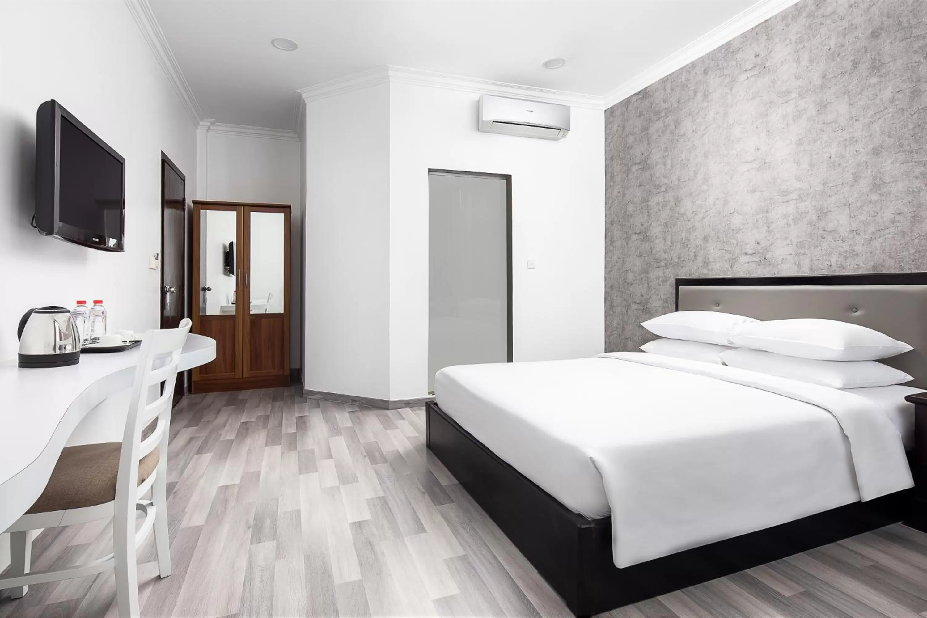 Bedroom, Bed in King Grand Boutique Hotel