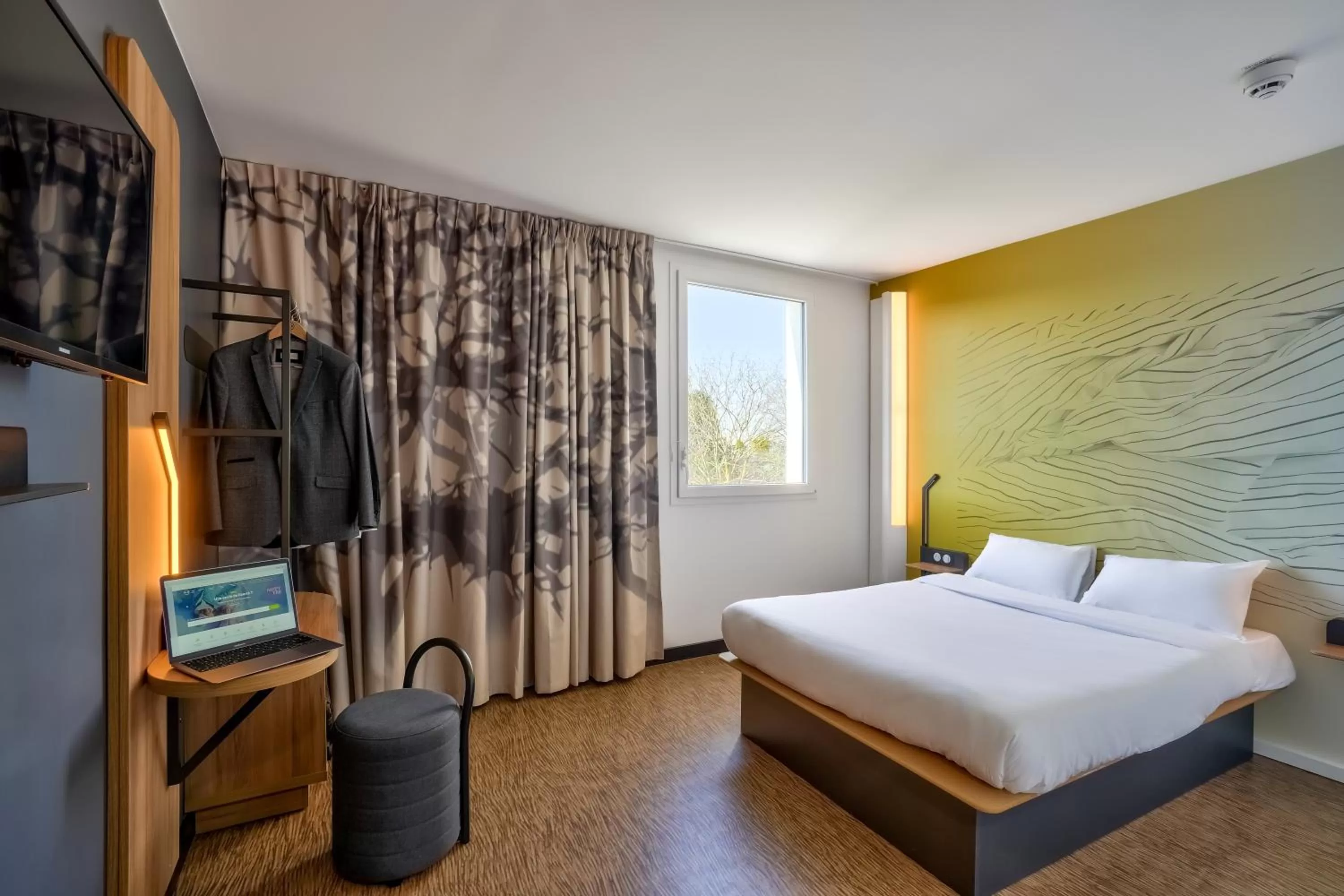 Facility for disabled guests, Bed in B&B HOTEL Paris Créteil