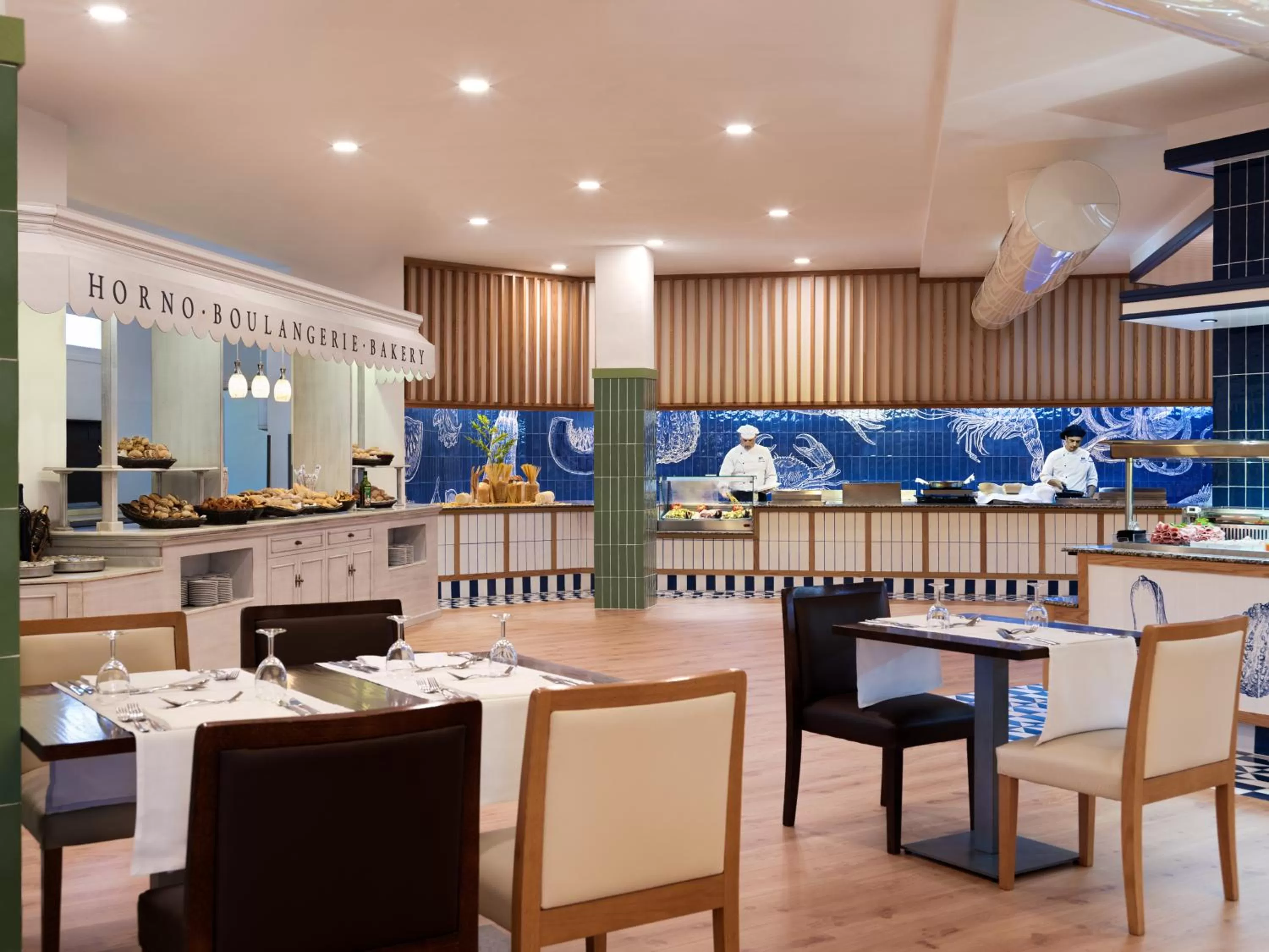 Restaurant/places to eat in H10 Las Palmeras