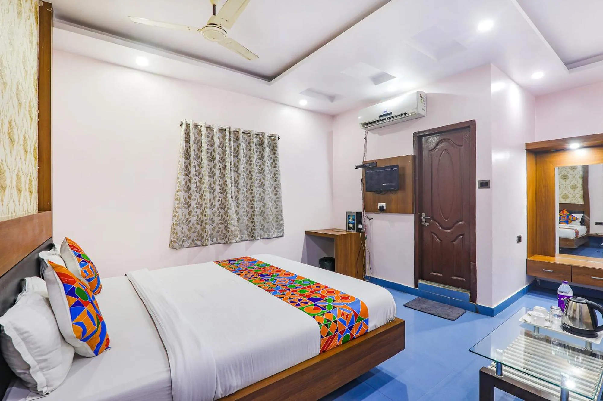 Bedroom, Bed in FabHotel Astor