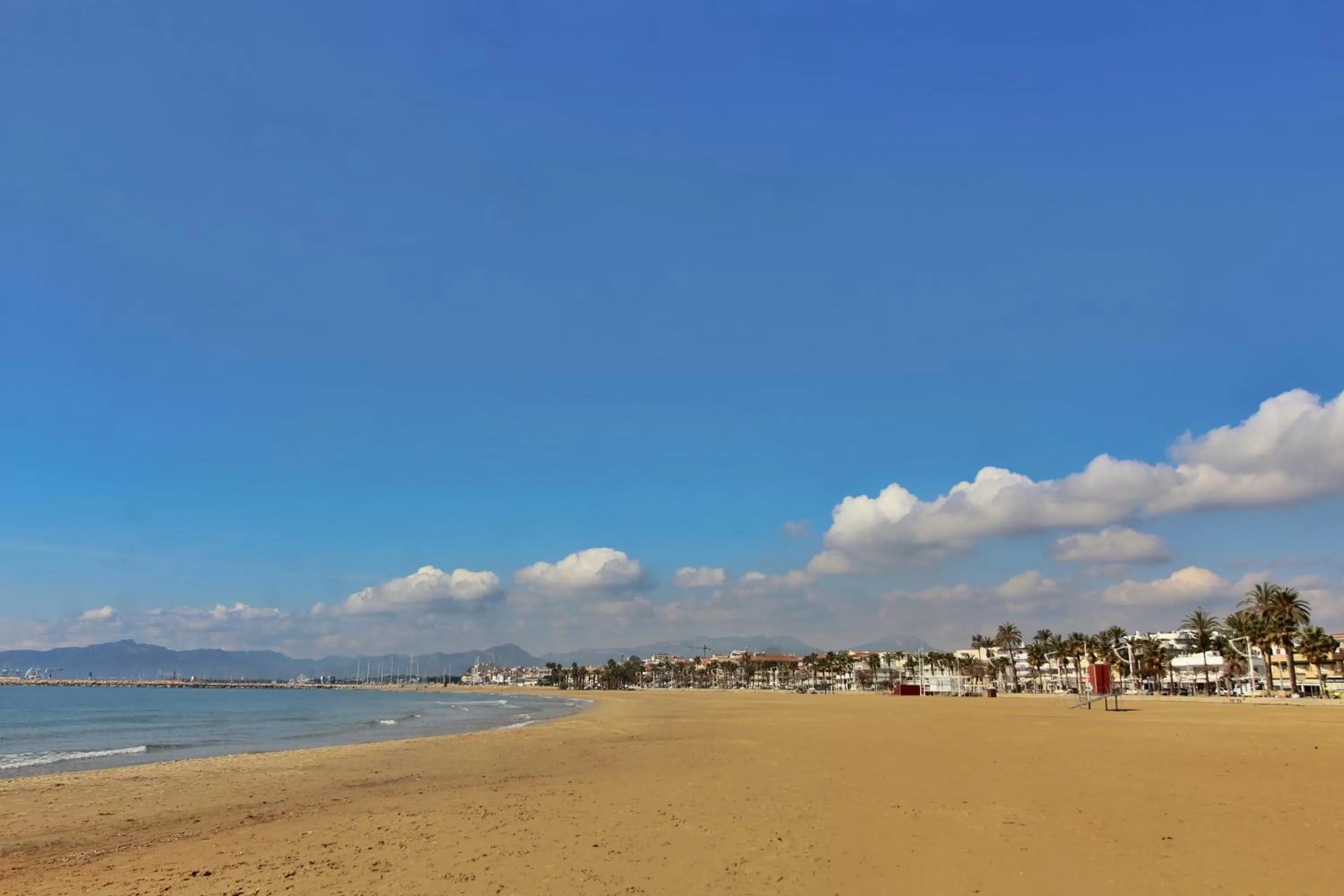 Beach in Agaró Cambrils Apartments