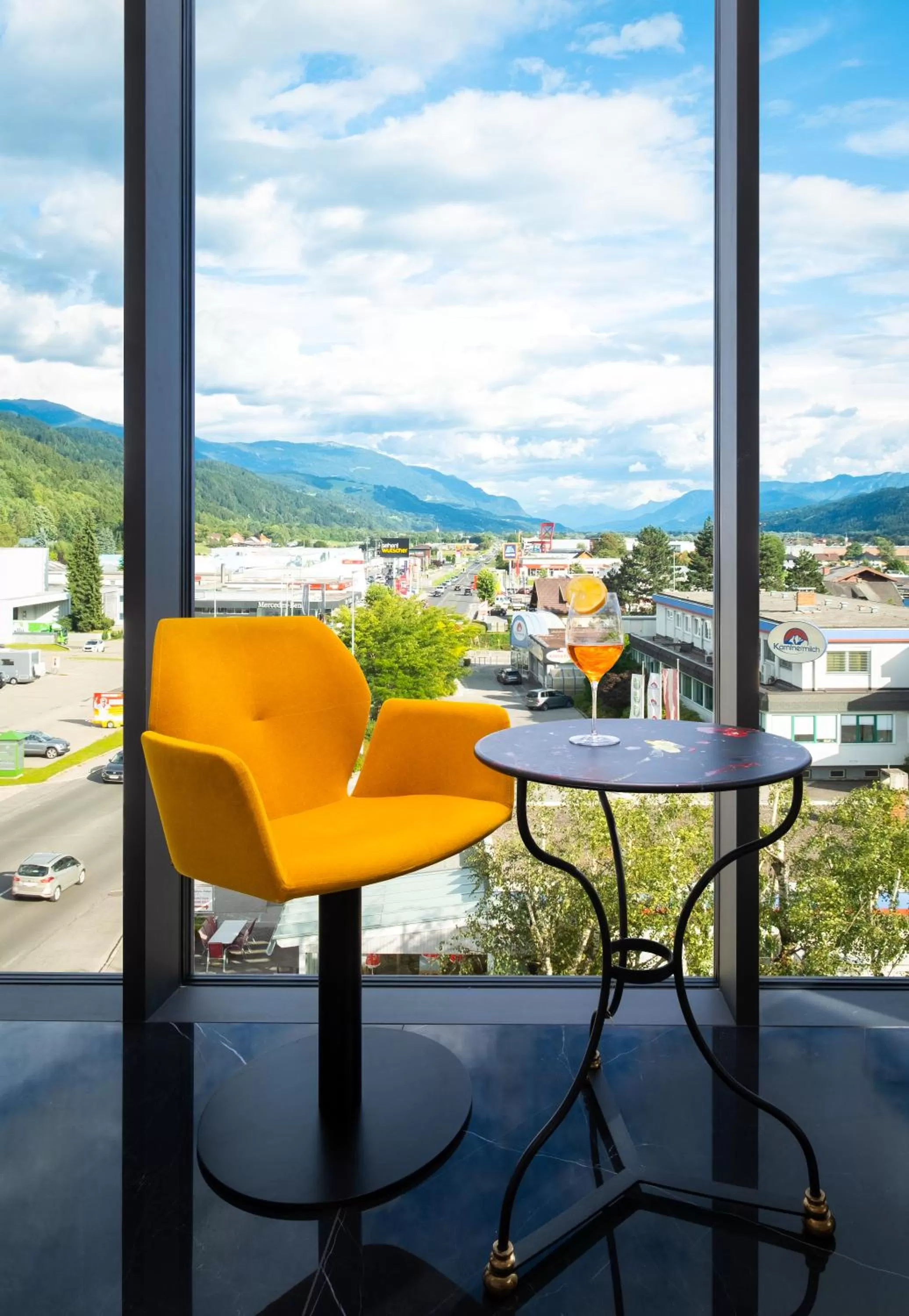 Seating area in On The Way 24 - Sauna & Golfsimulator inklusive