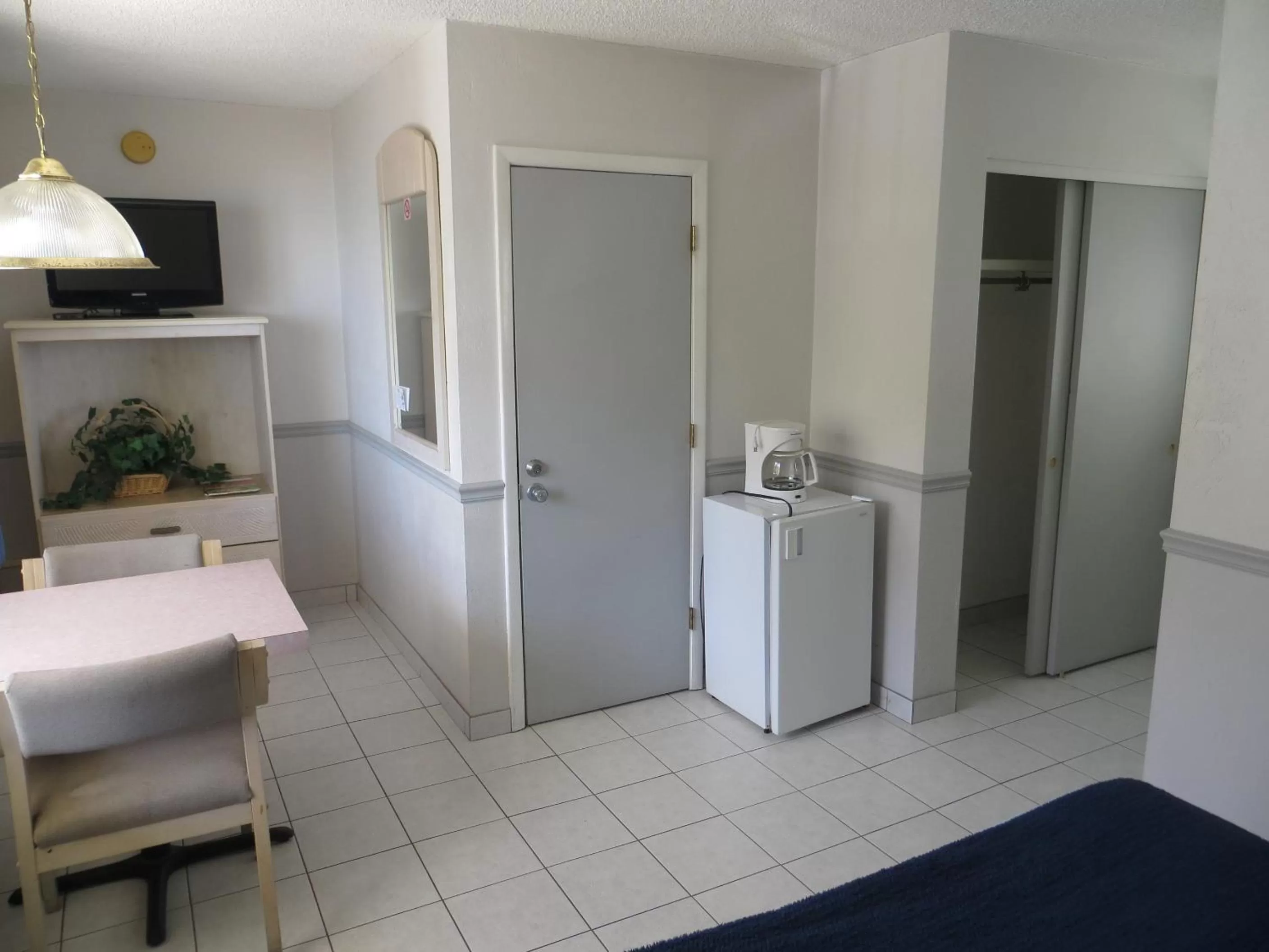 Dining area in Sand Castle Motel