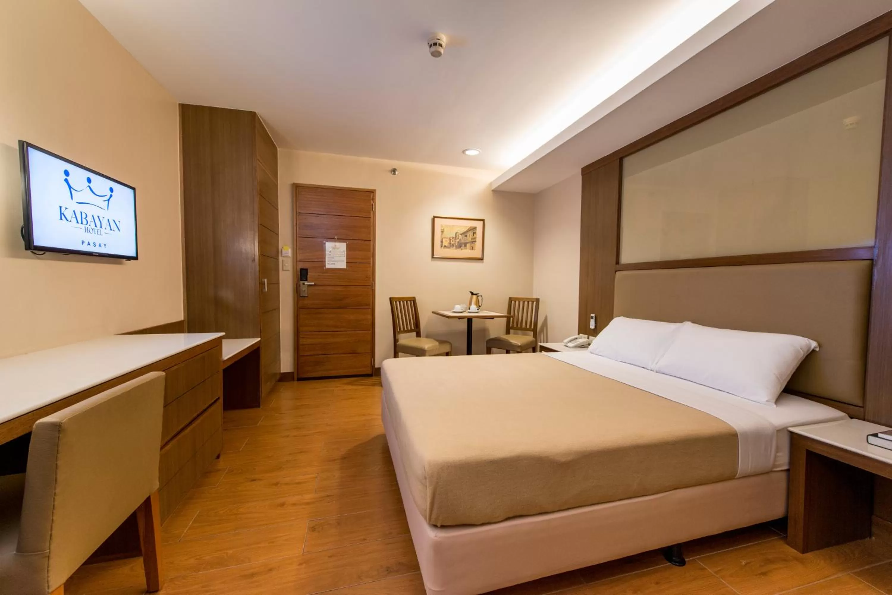 TV and multimedia, Bed in Kabayan Hotel Pasay
