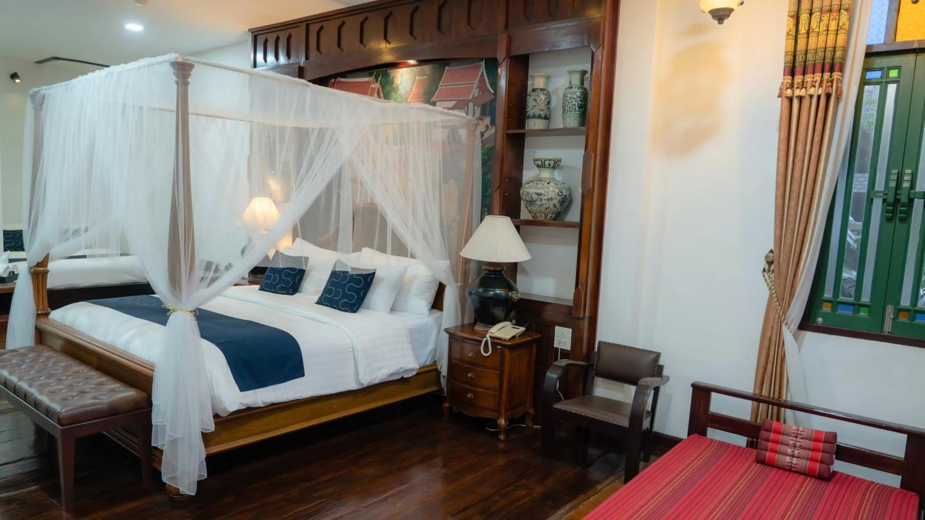 Photo of the whole room, Bed in Cheva Gallery Boutique Hotel