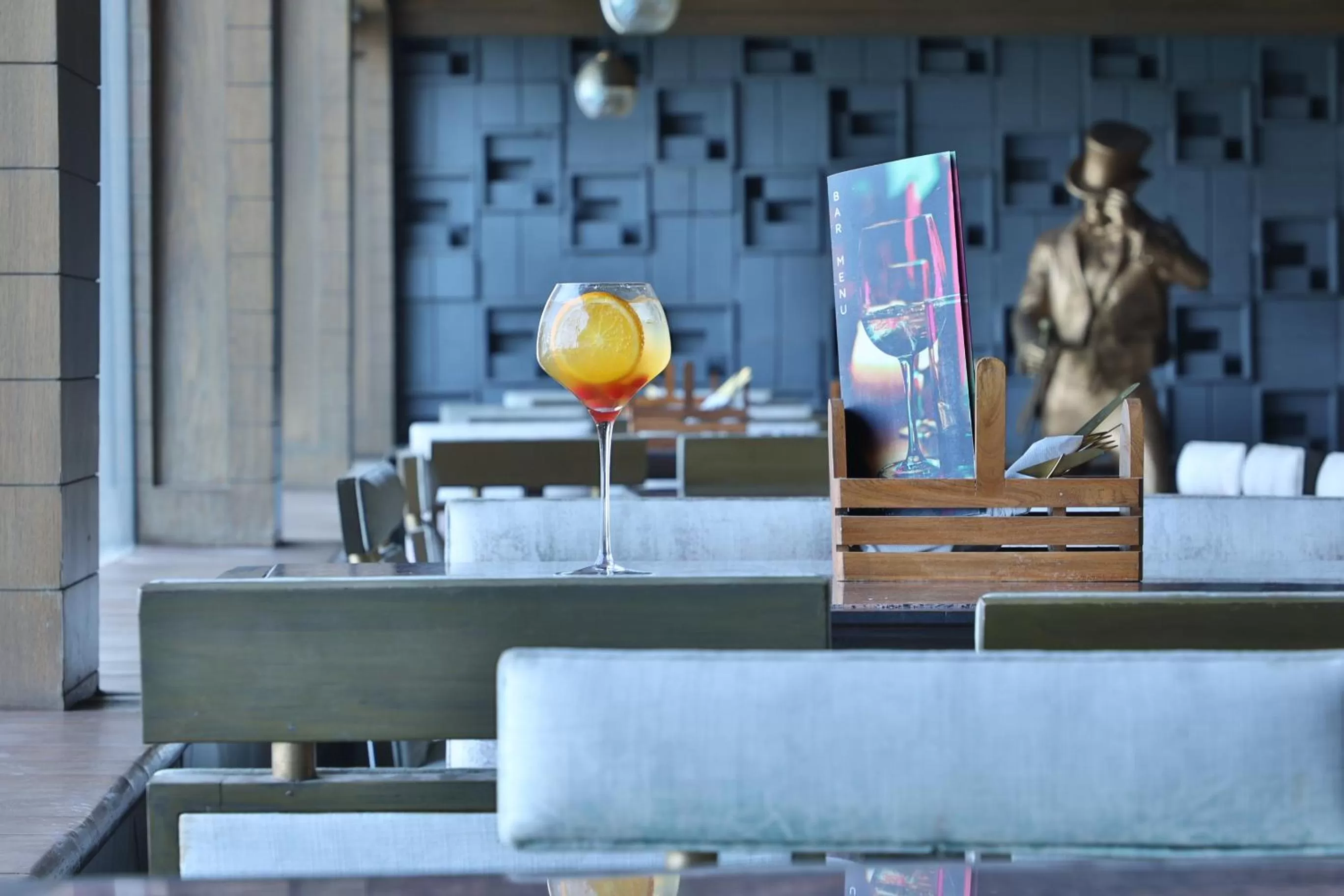 Restaurant/places to eat in Express Inn The Business Luxury Hotel