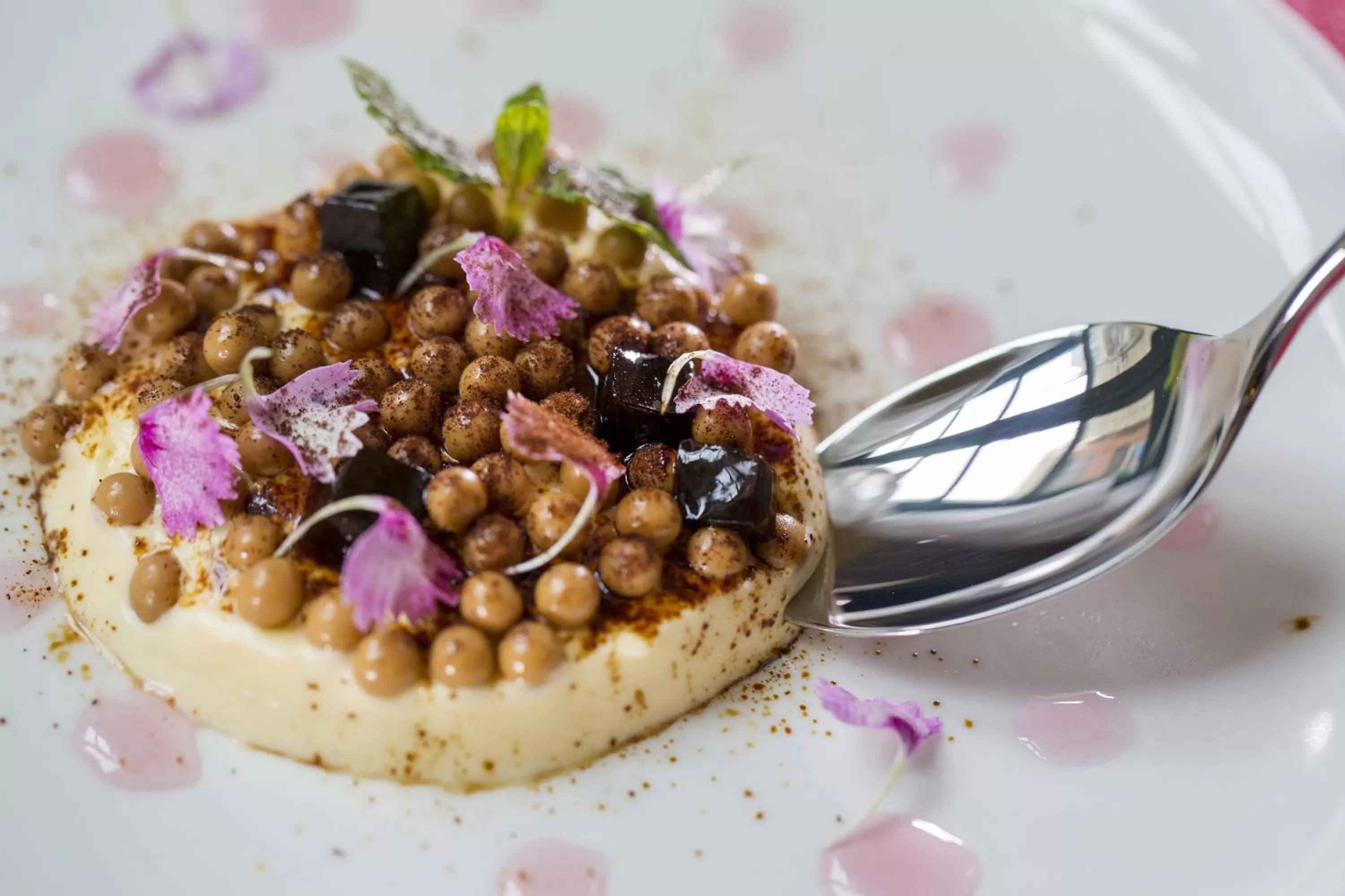 Food and drinks in Hotel Monterey Kobe