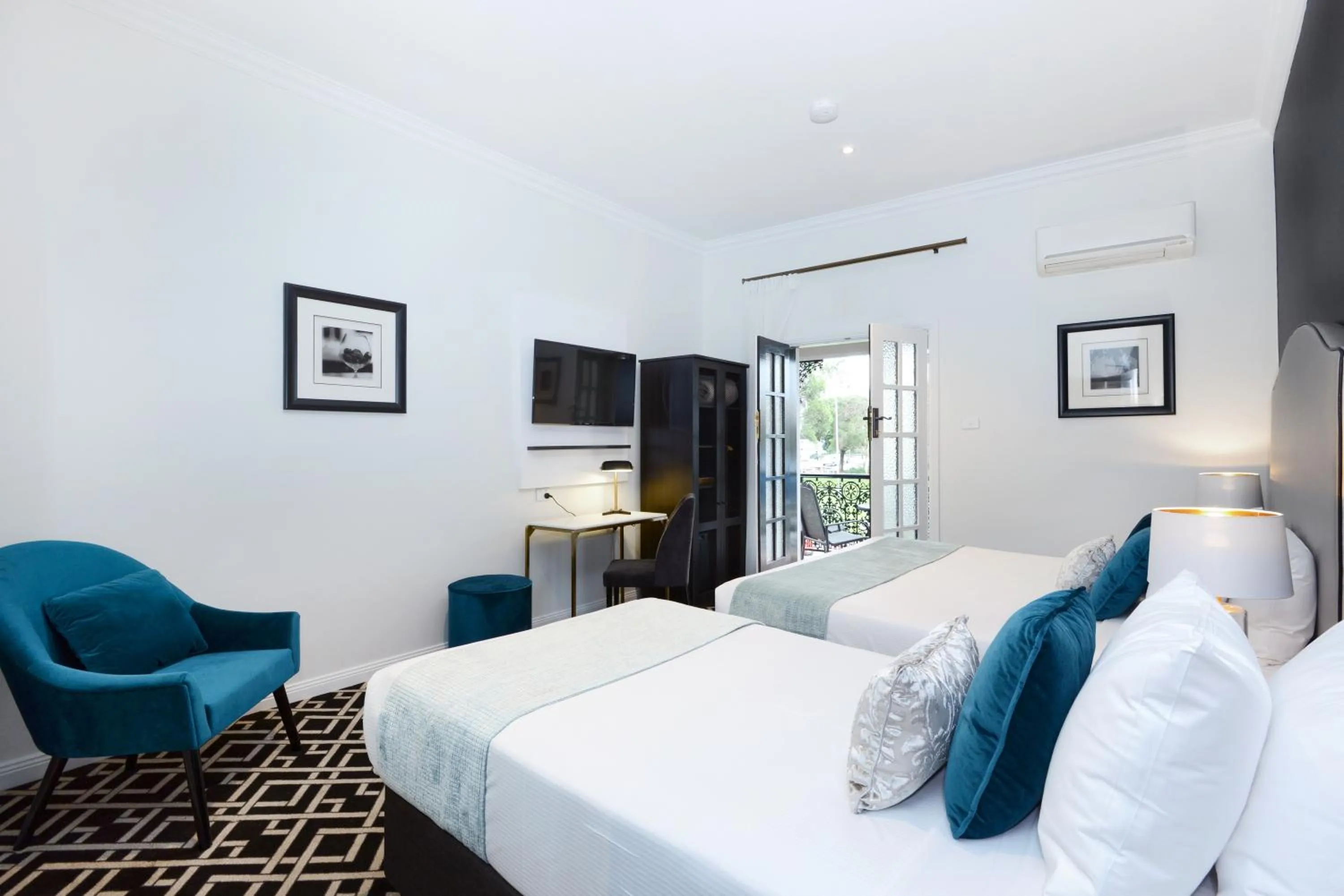 Photo of the whole room, Bed in High Cross Randwick by Sydney Lodges