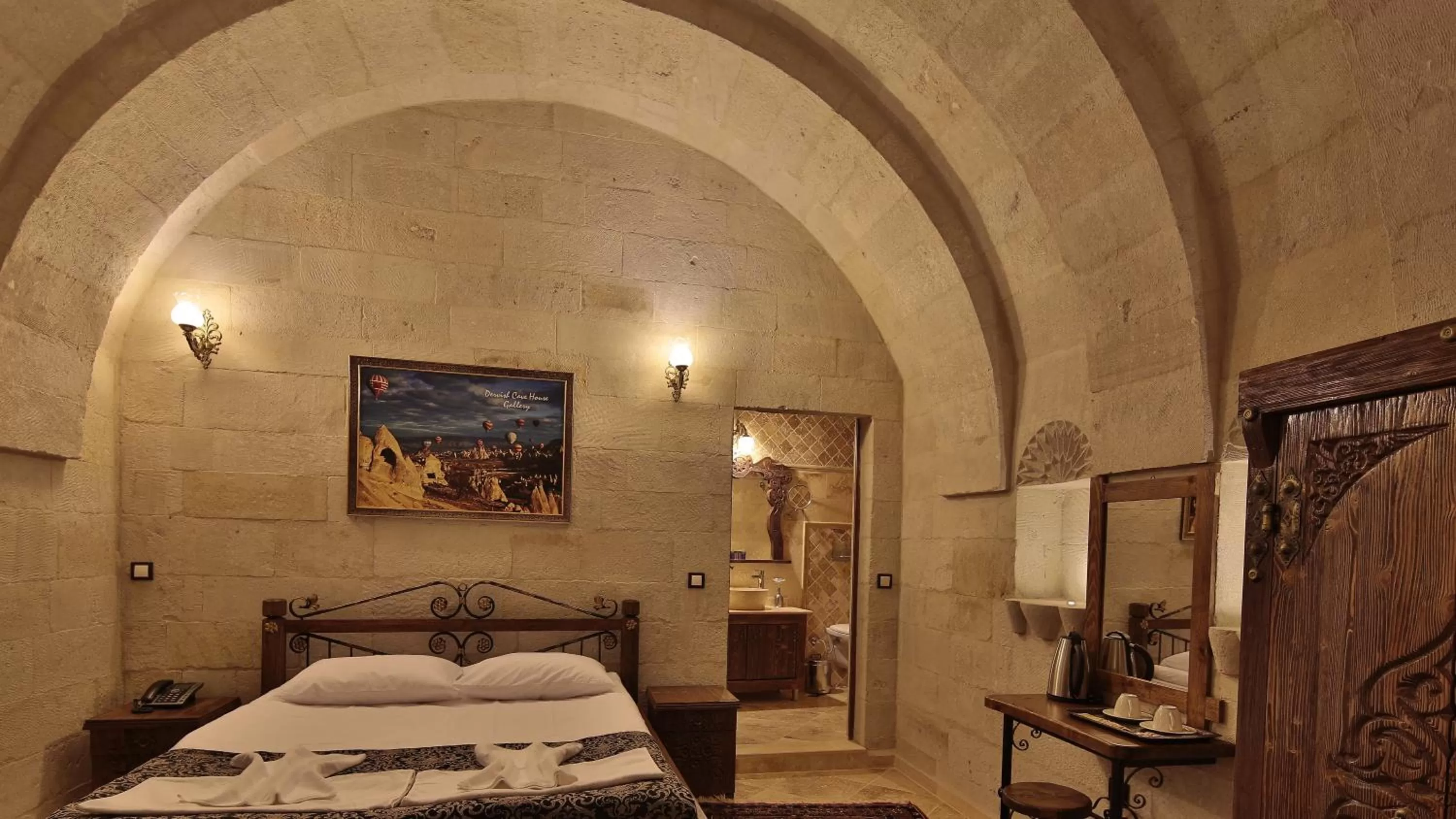 TV and multimedia, Bed in Cappadocia Cave Land Hotel