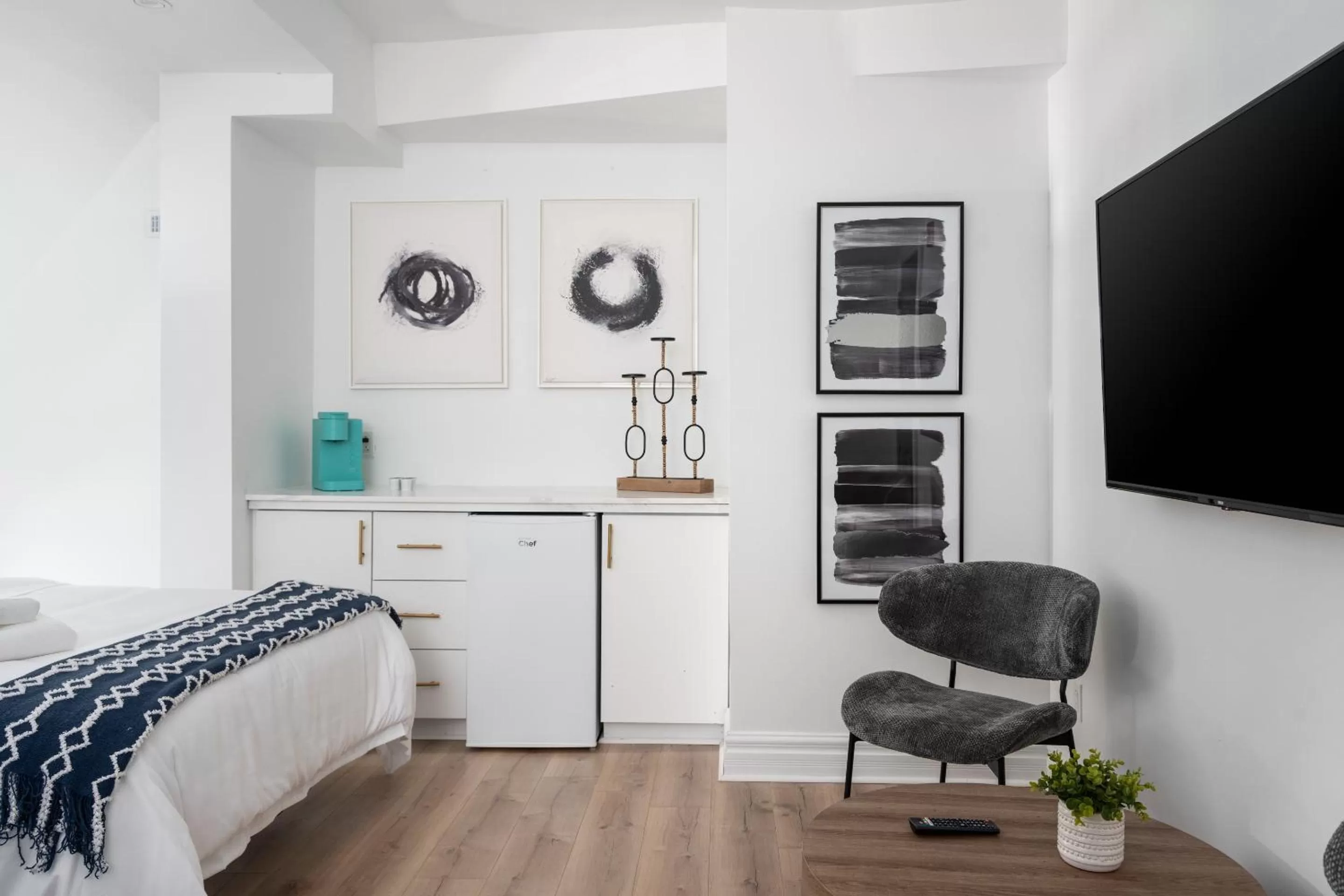 Seating Area in Le Penfield Par Nomade MTL