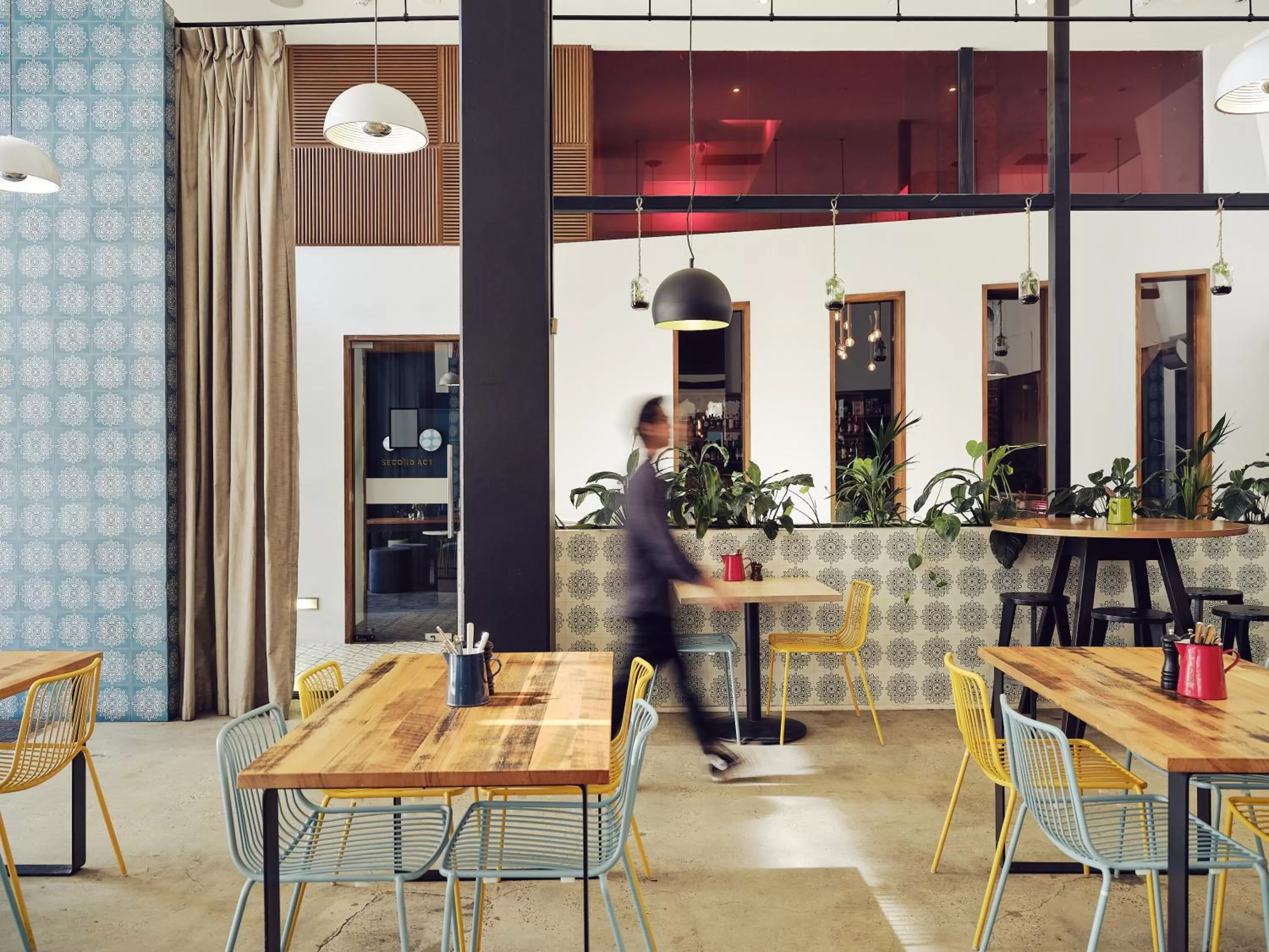 Restaurant/places to eat in Saint Kilda Beach Hotel