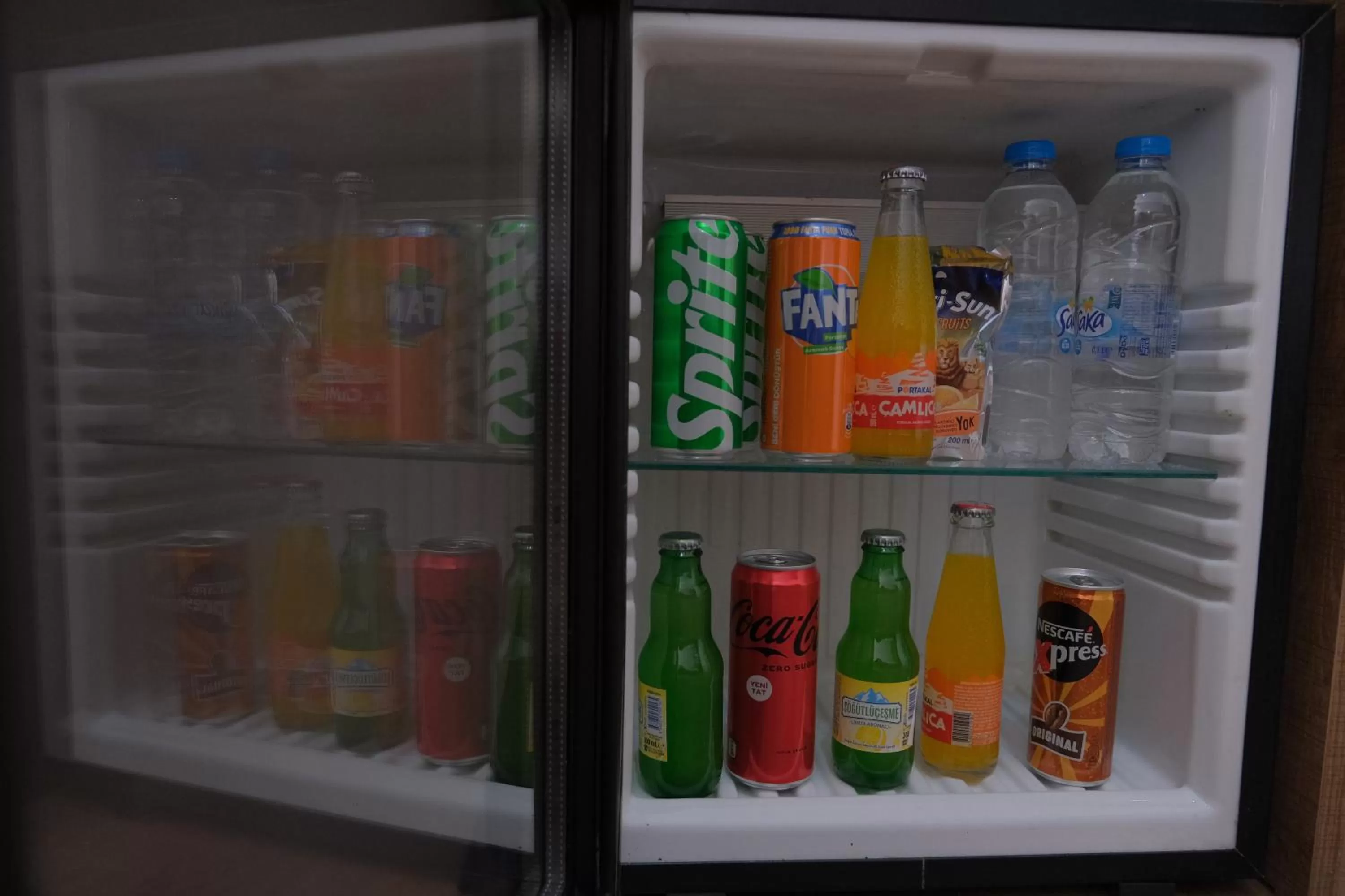 Food and drinks in Adamantides Hotel