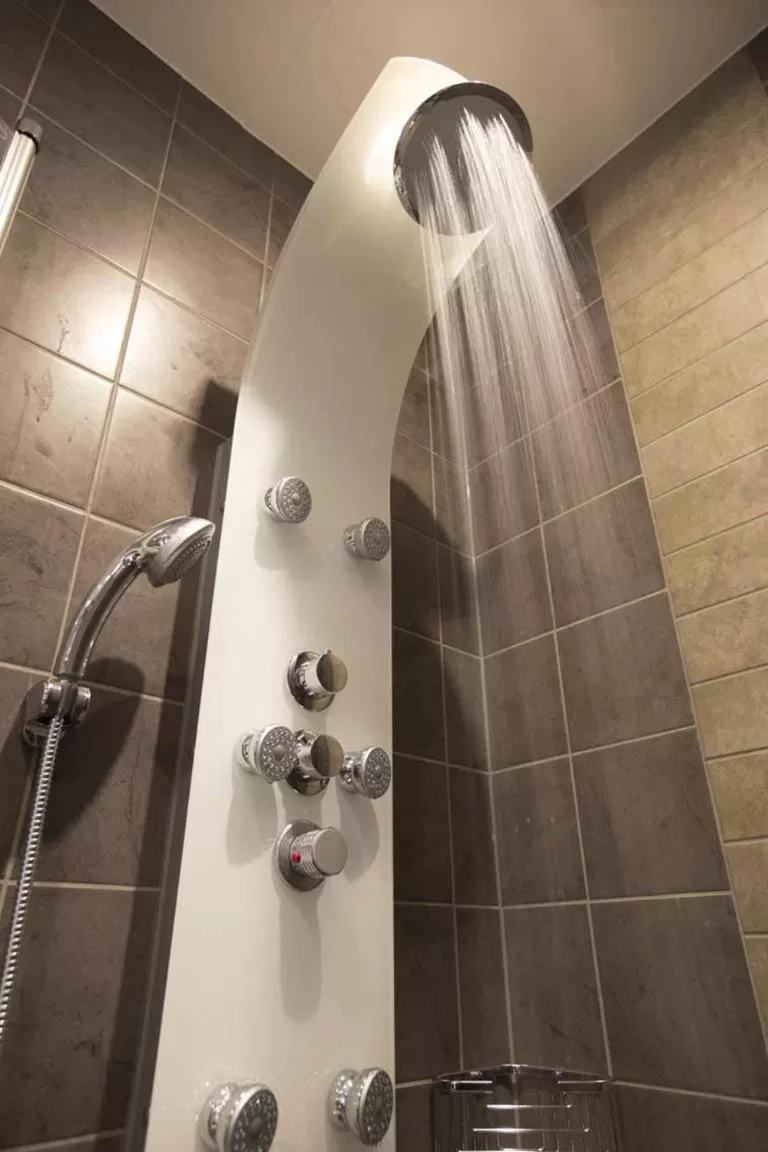 Shower in Sockerslottet Hotell