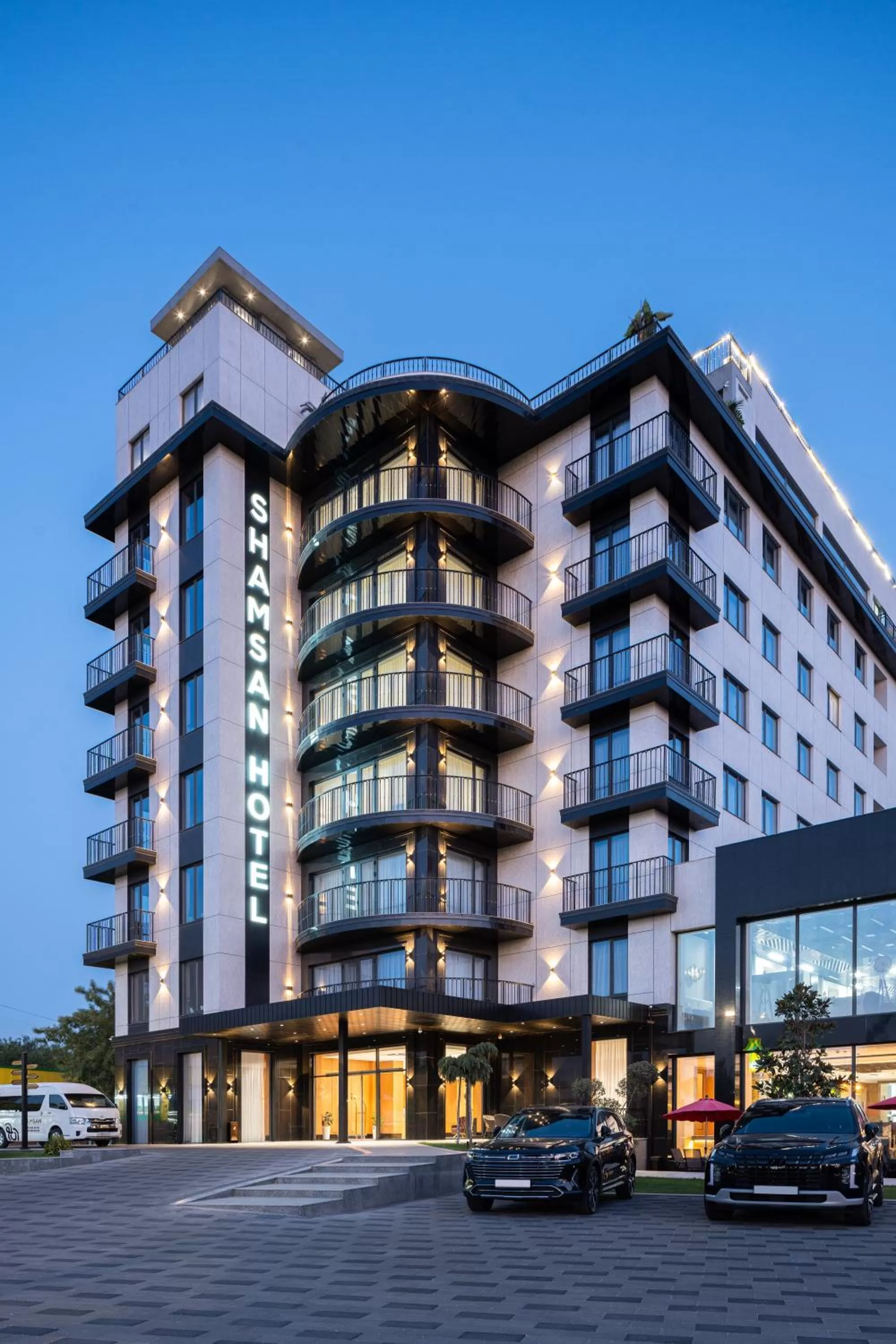 Property building in Shamsan Airport Hotel