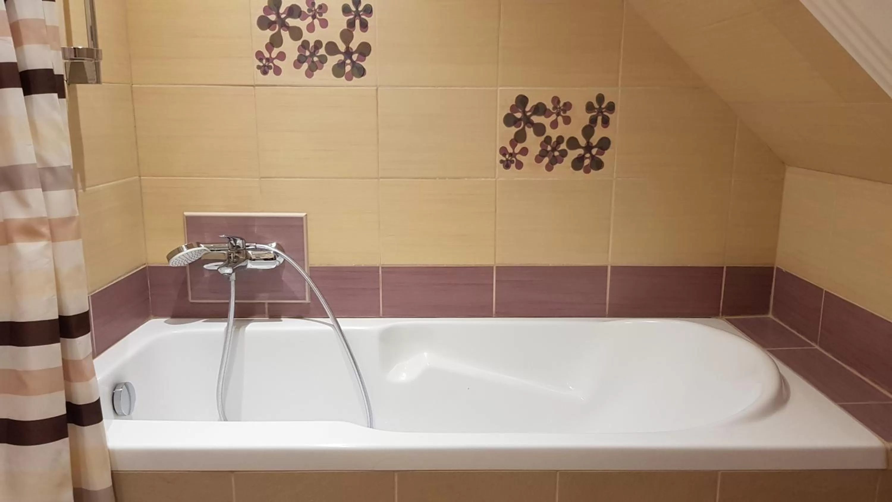 Central Panzió Gyula