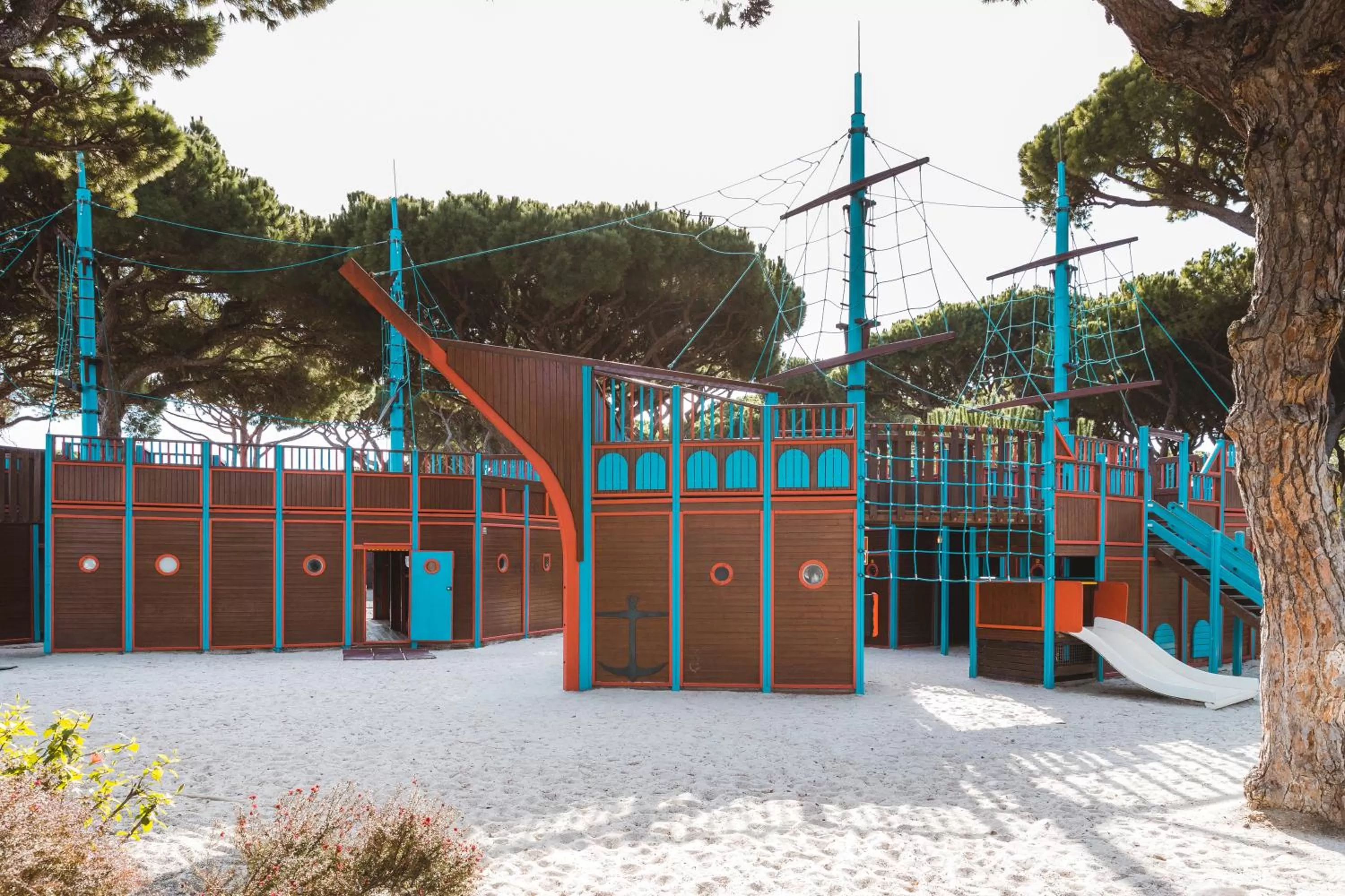 Children play ground in Pine Cliffs Gardens