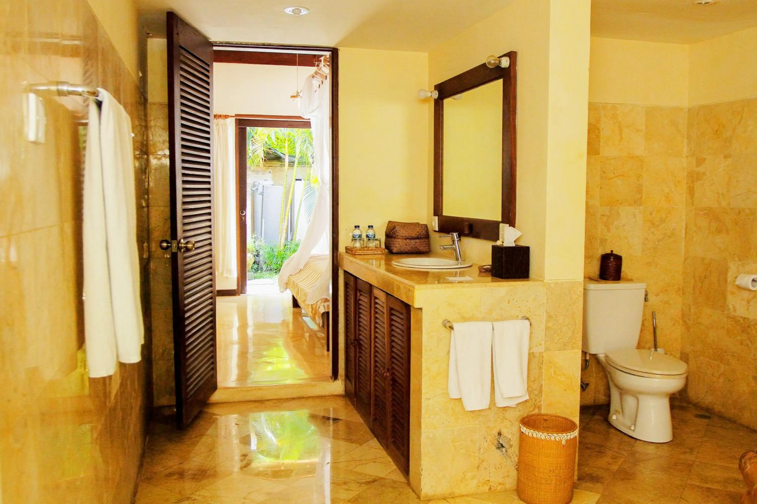 Toilet in Visakha Sanur by Puri Signatures