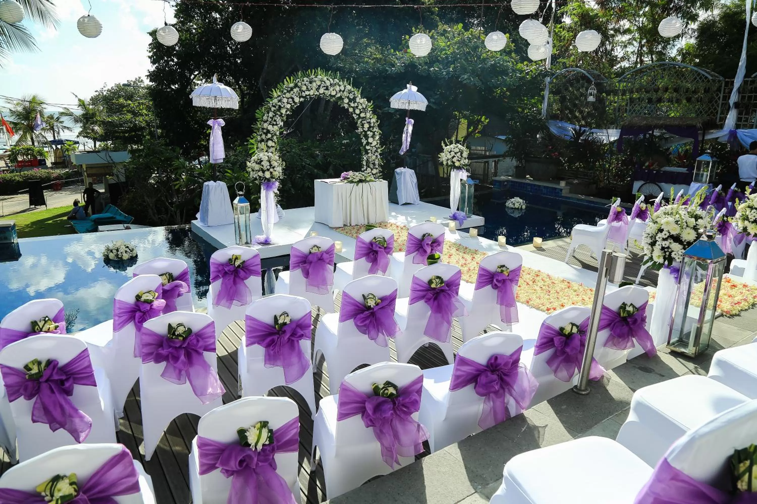 Area and facilities in Away Bali Legian Camakila