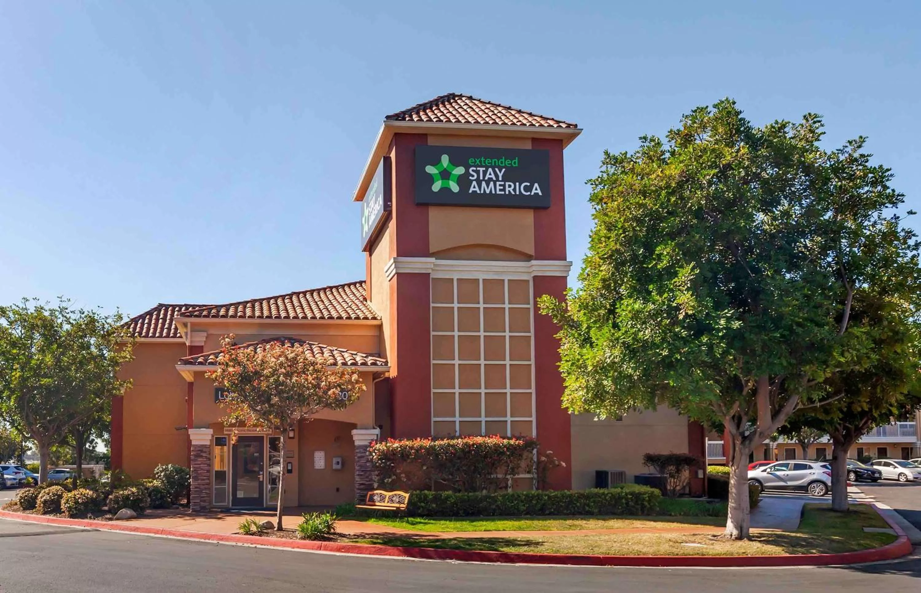 Property building in Extended Stay America Suites - San Diego - Sorrento Mesa