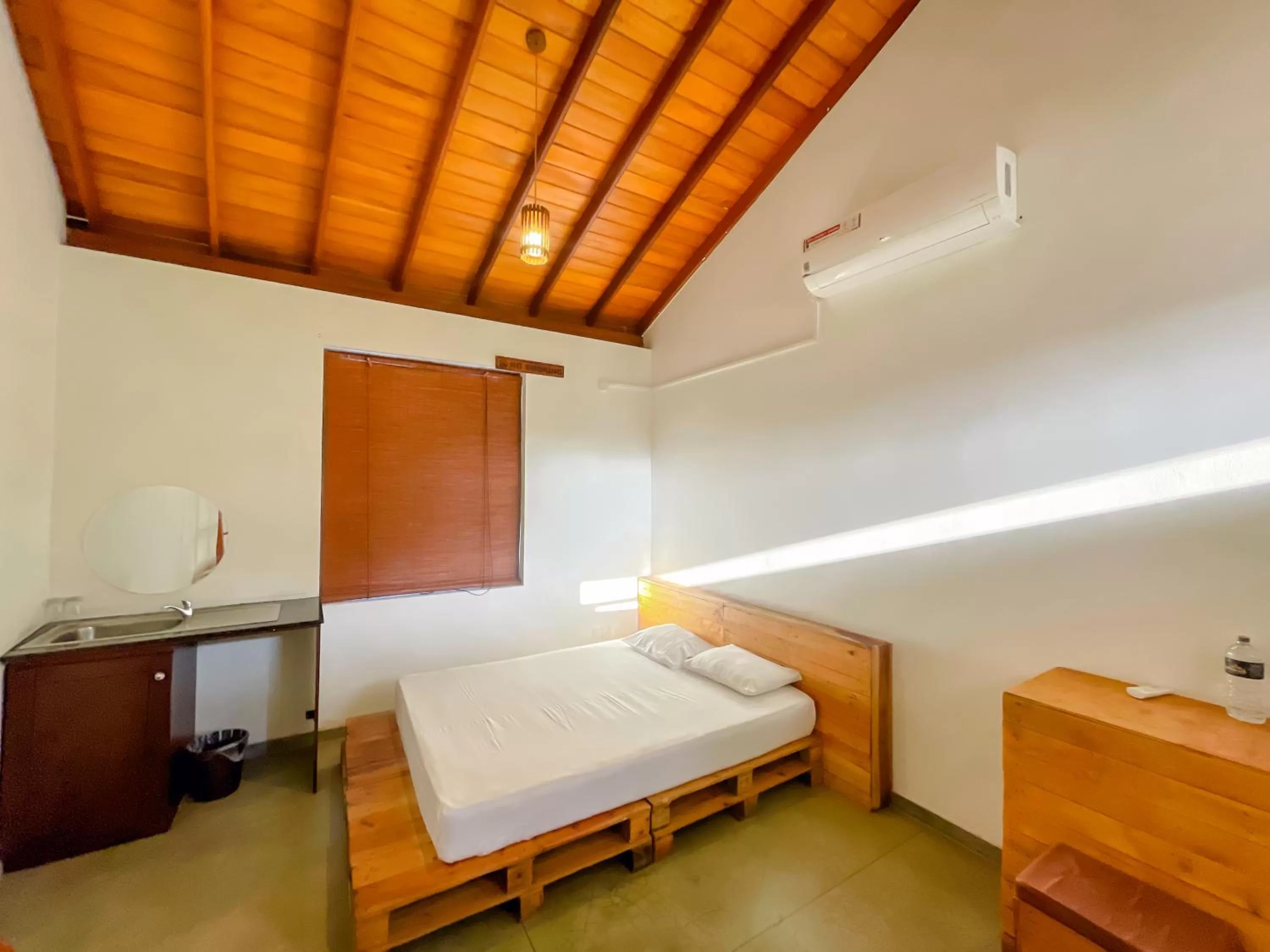 Bed in Battaramulla Boutique Villa