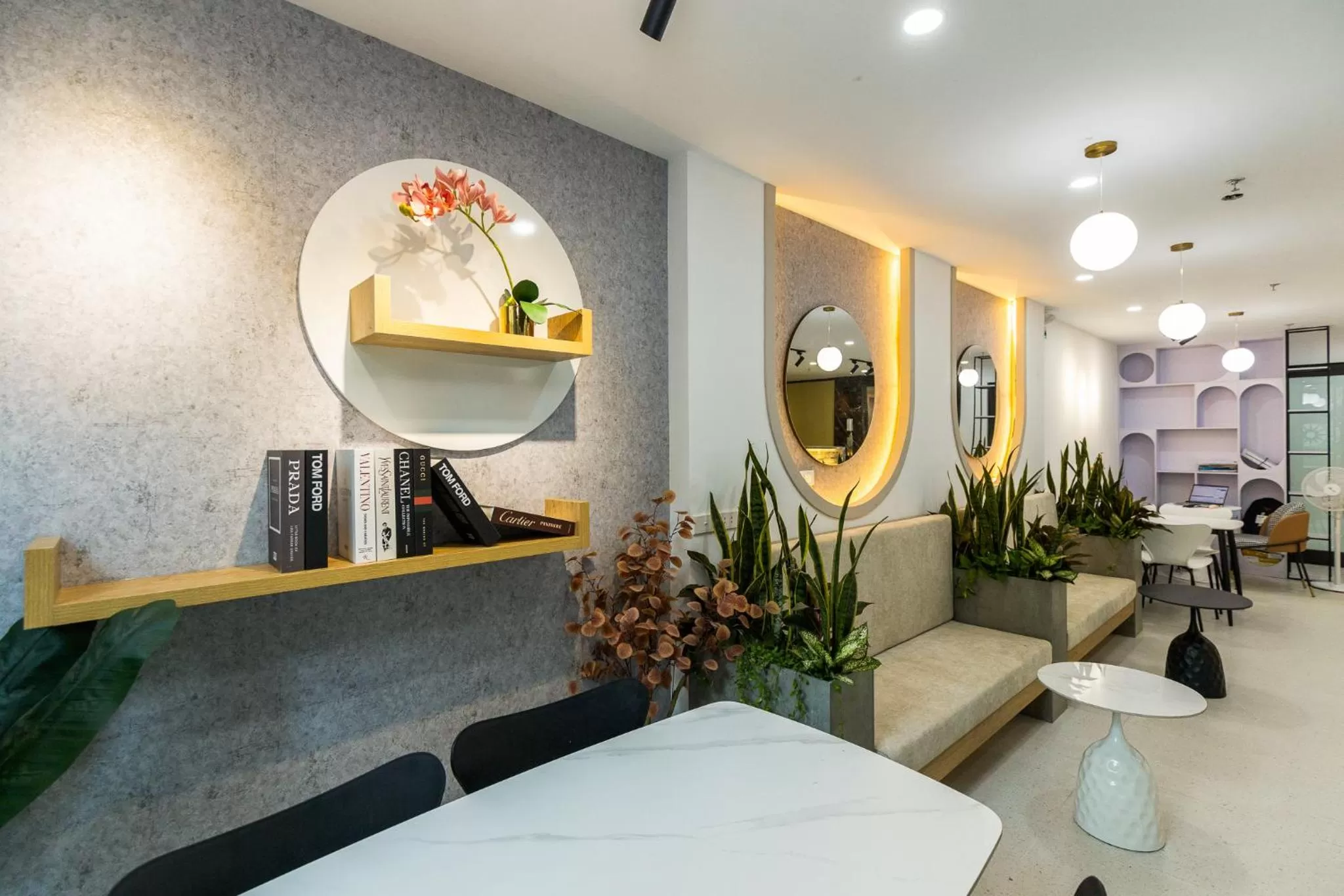 Restaurant/places to eat in Crescendo Boutique Studio