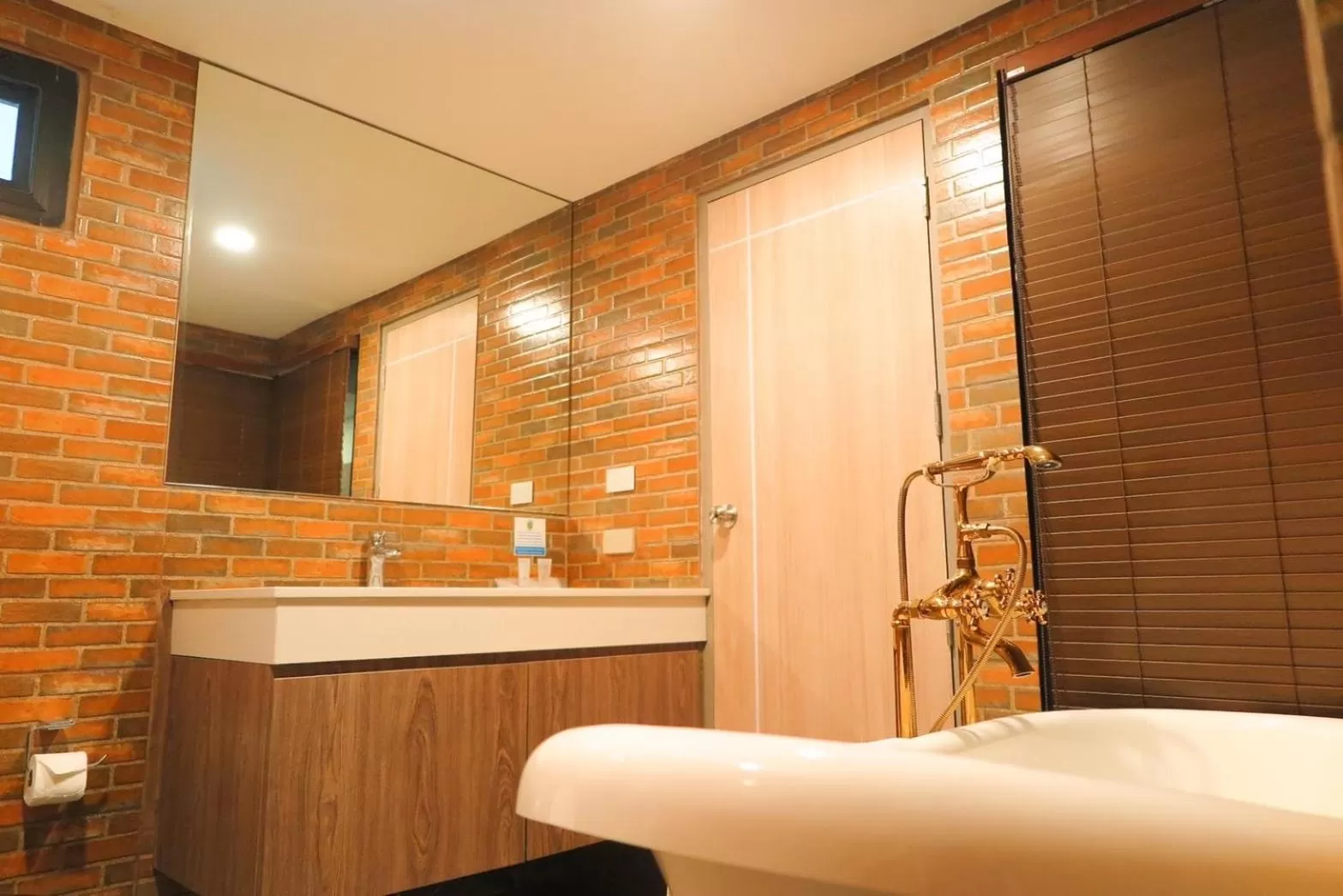 Bathroom in V20 Boutique Jacuzzi Hotel