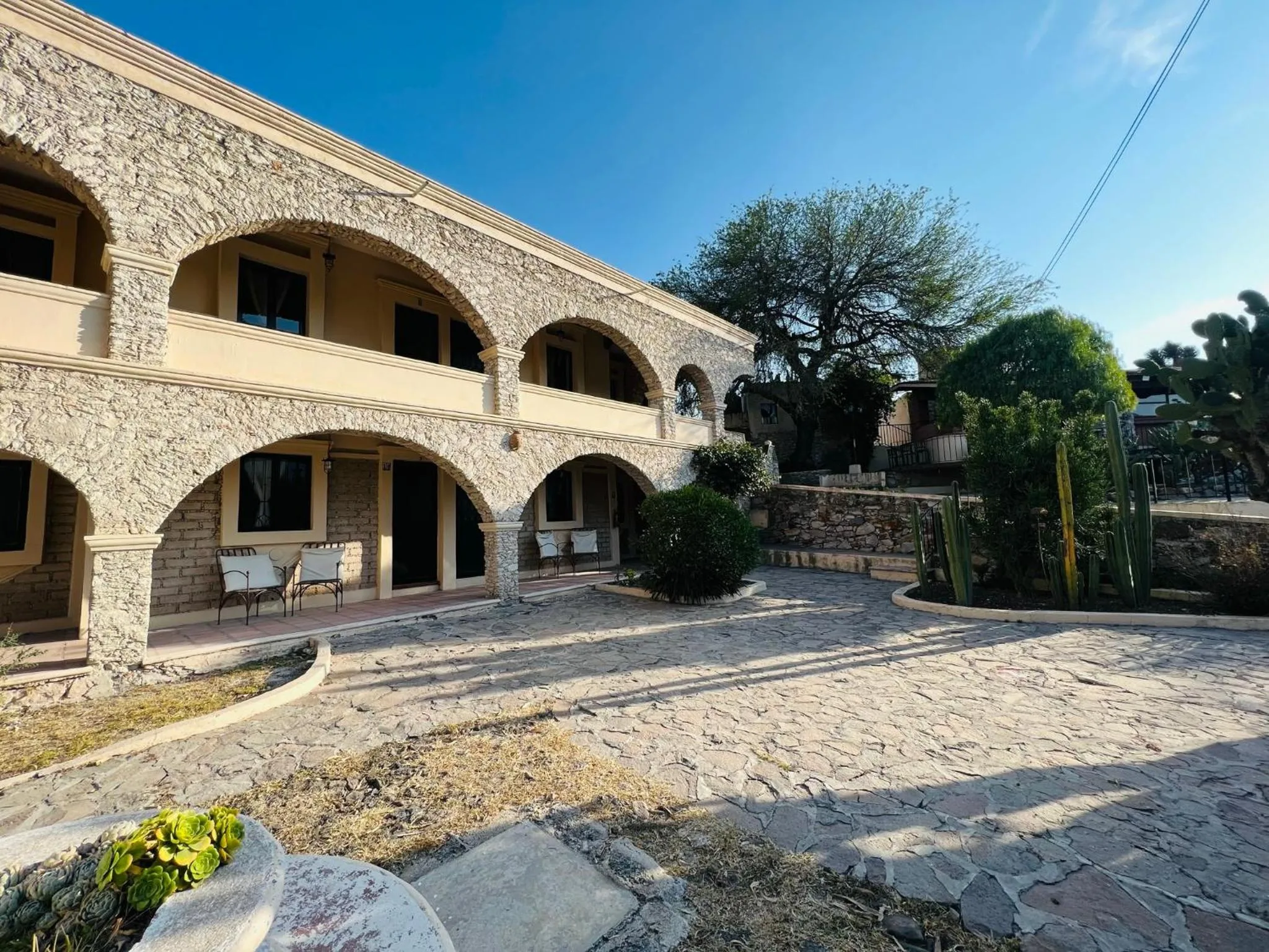 Property building in Hotel Parador Vernal