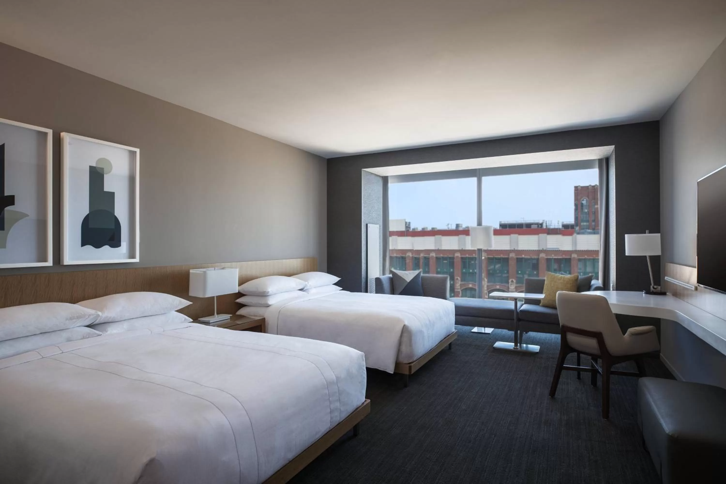 Photo of the whole room, Bed in Marriott Marquis Chicago