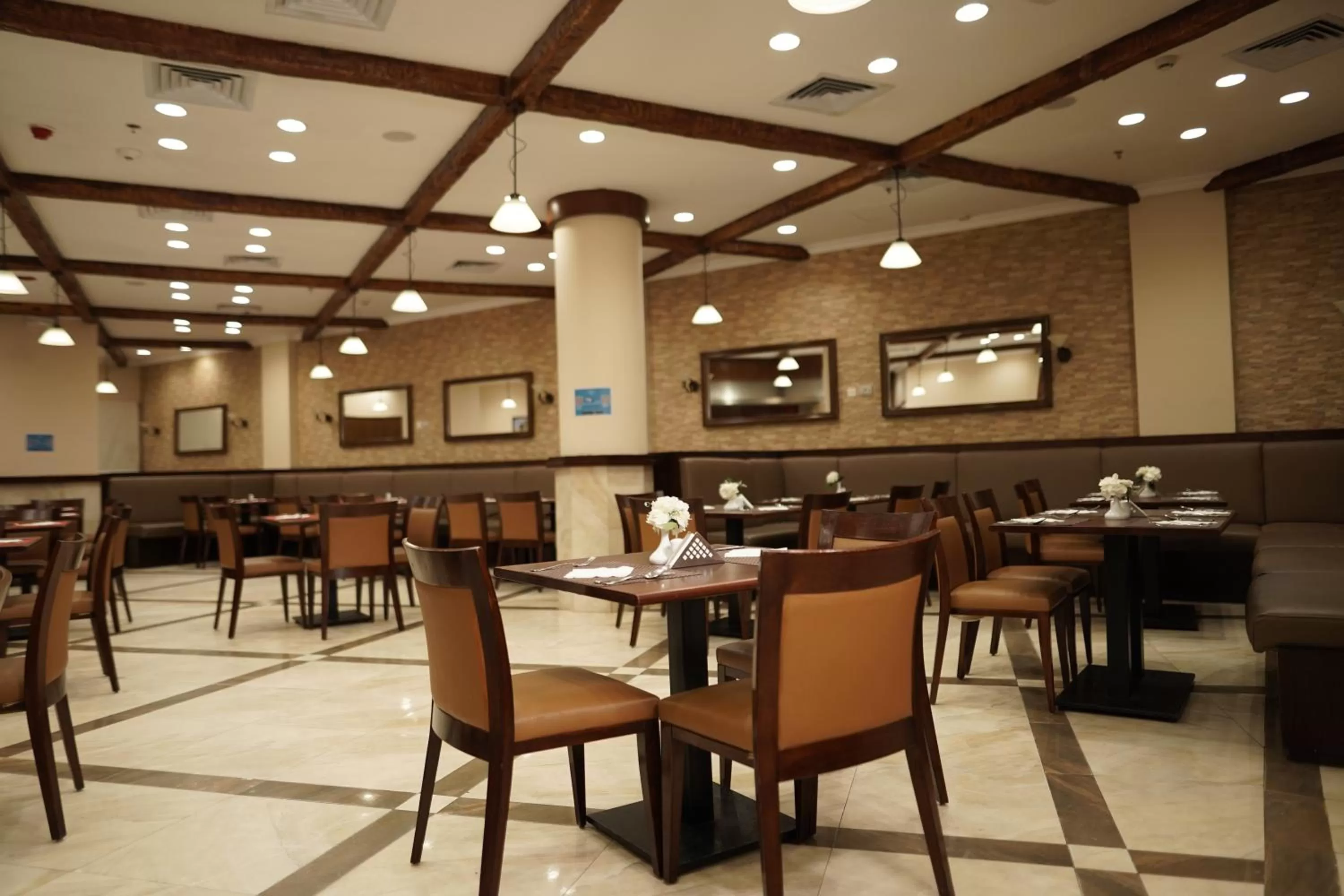 Restaurant/places to eat in The Grand Plaza Hotel Smouha