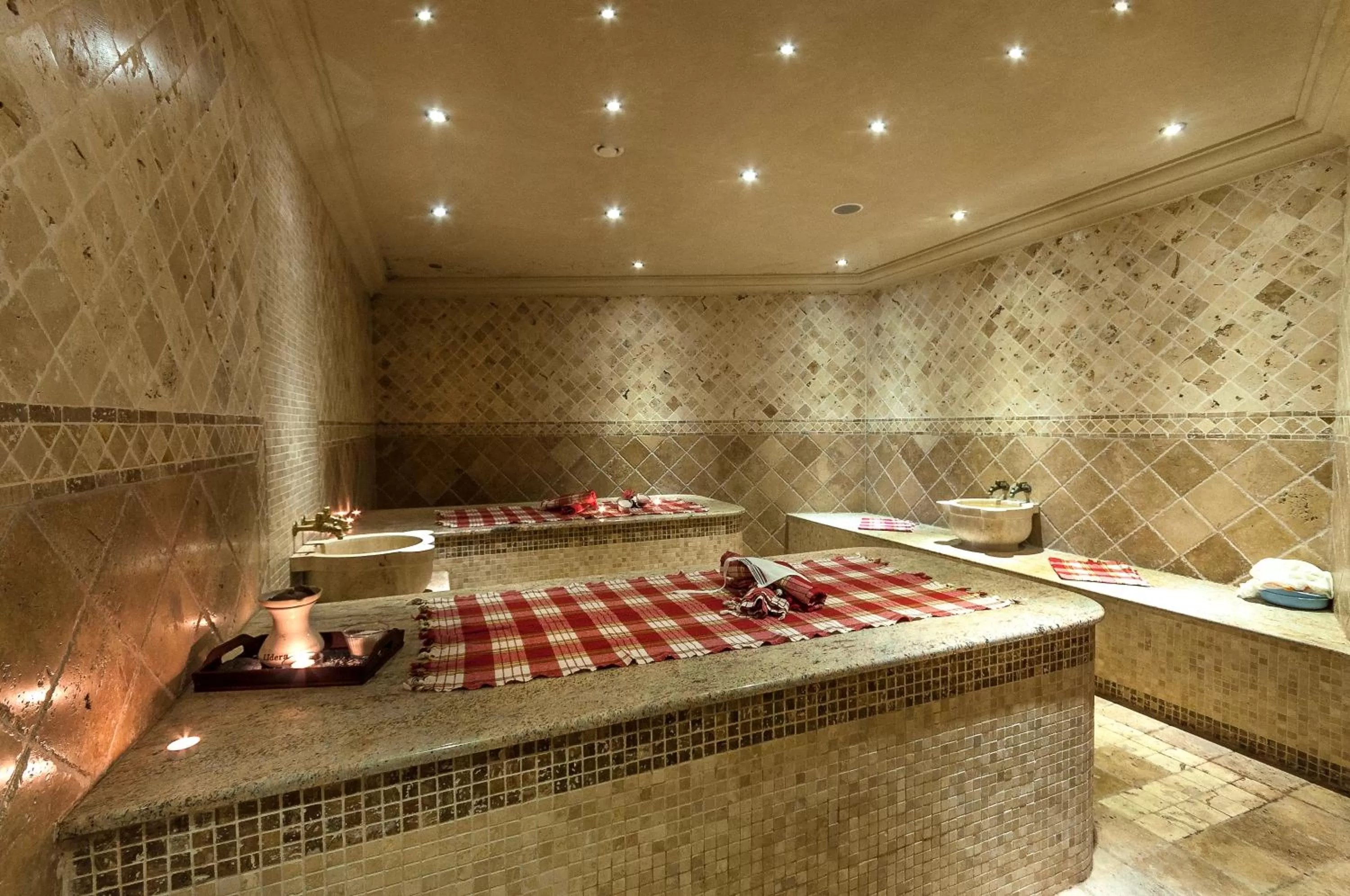 Spa and wellness centre/facilities in Grand Royale Apartment Complex & Spa