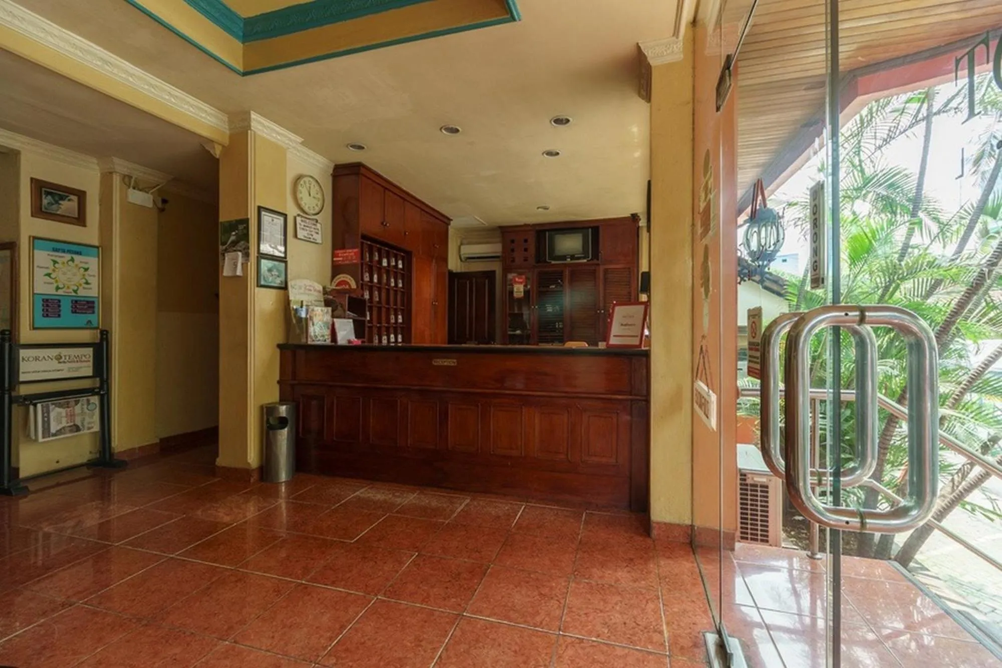 Lobby or reception in RedDoorz @ Jalan Jaksa