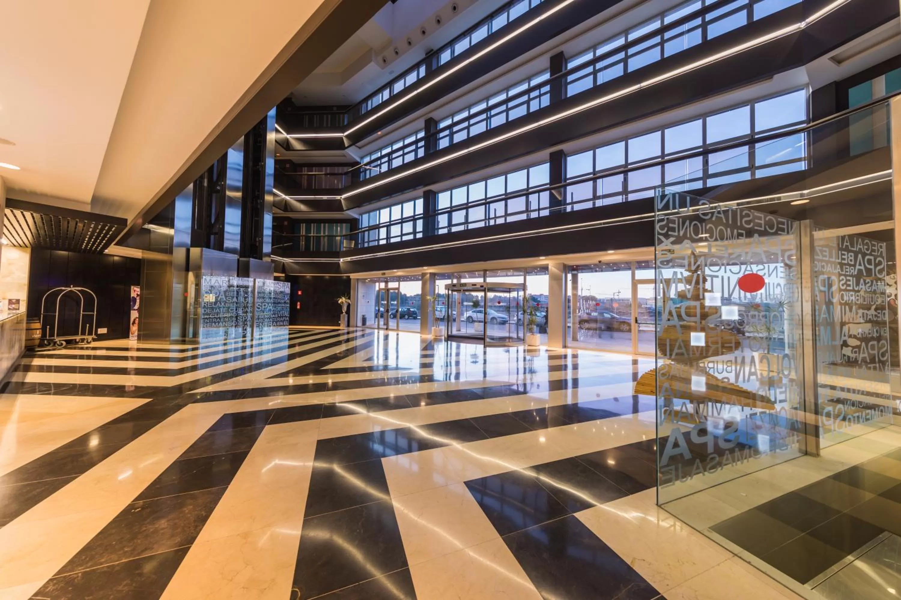 Lobby or reception in Hotel Palacio Albacete & SPA