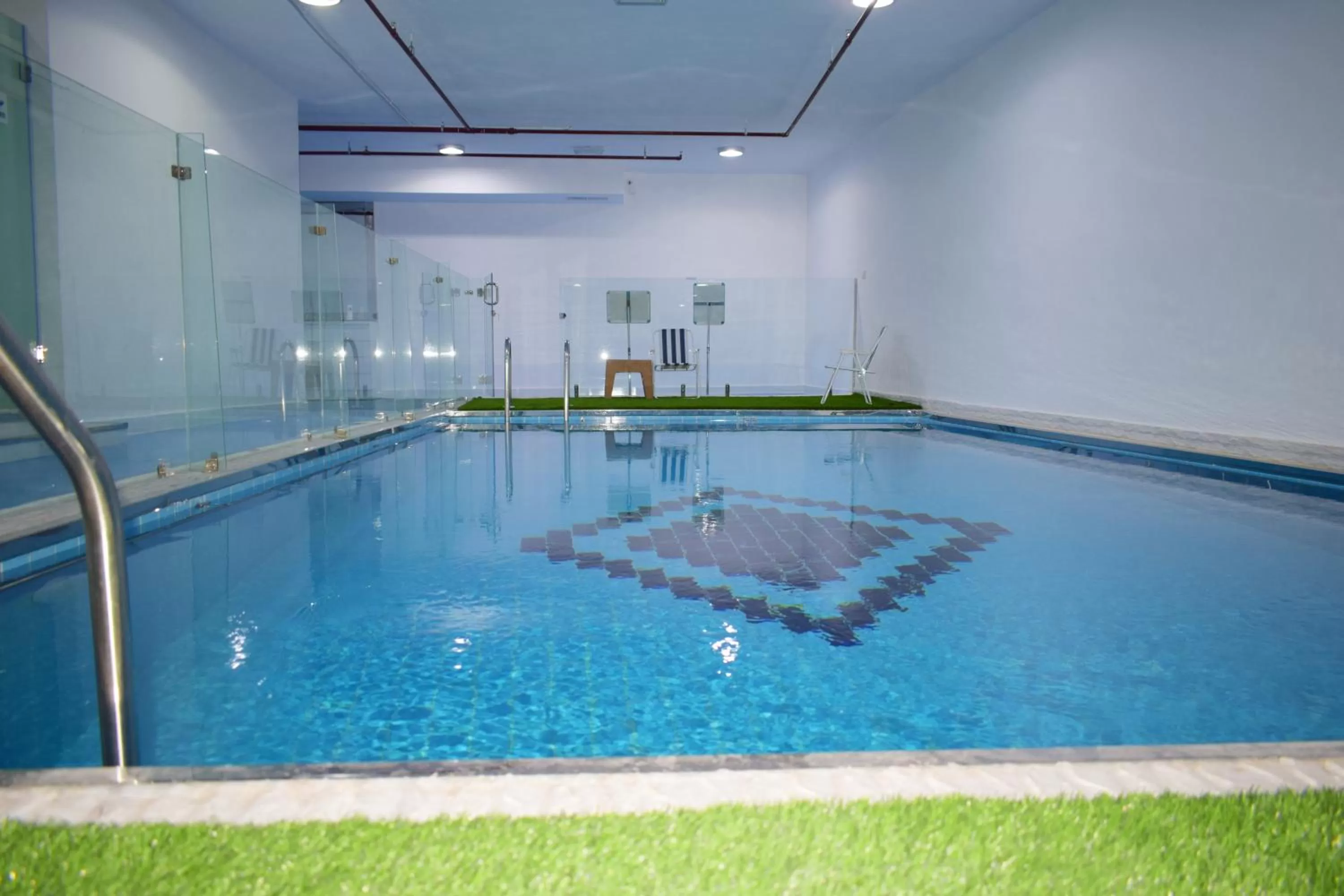 Swimming Pool in Atlantis Suites Hotel