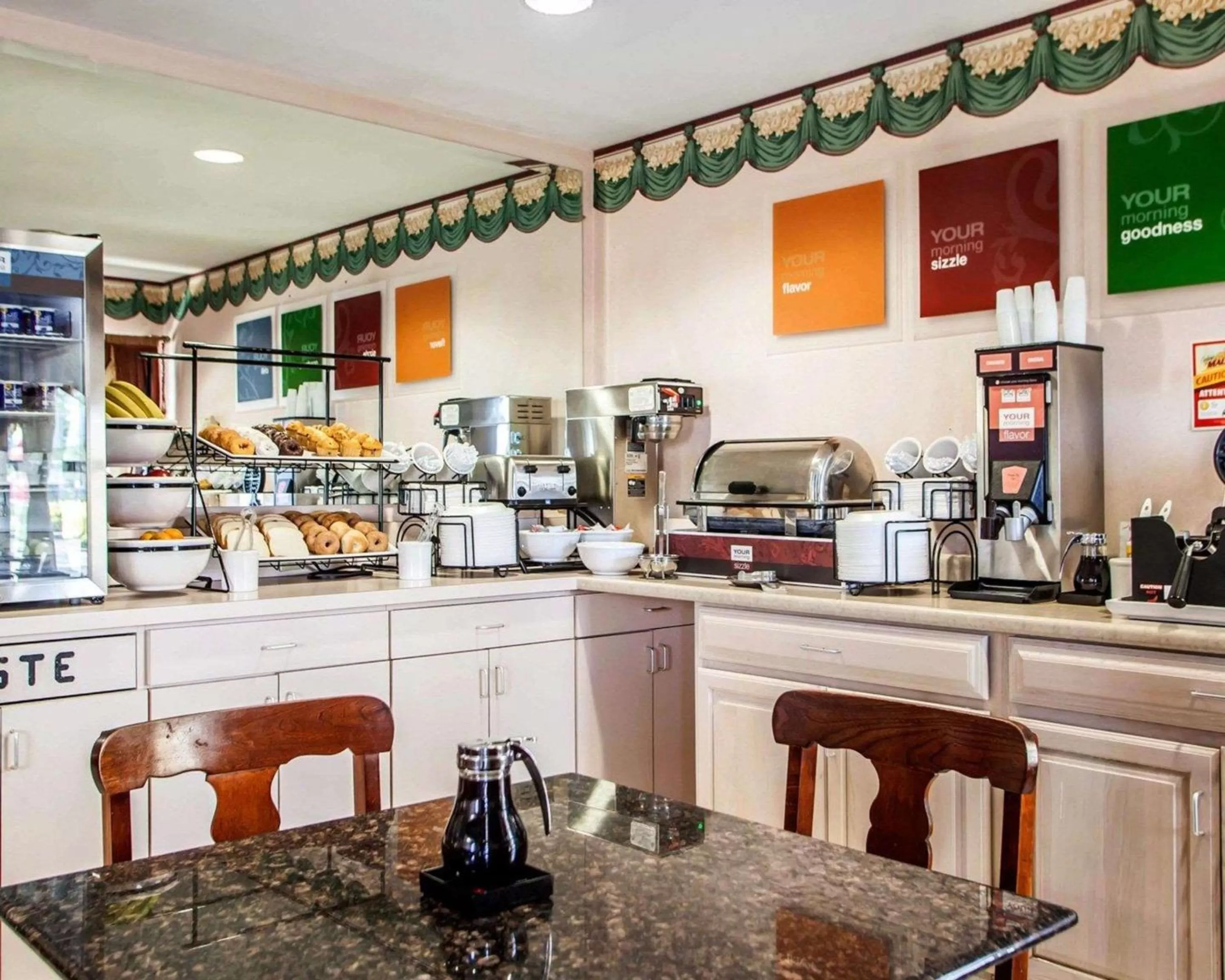 Restaurant/places to eat in Quality Inn Arcola