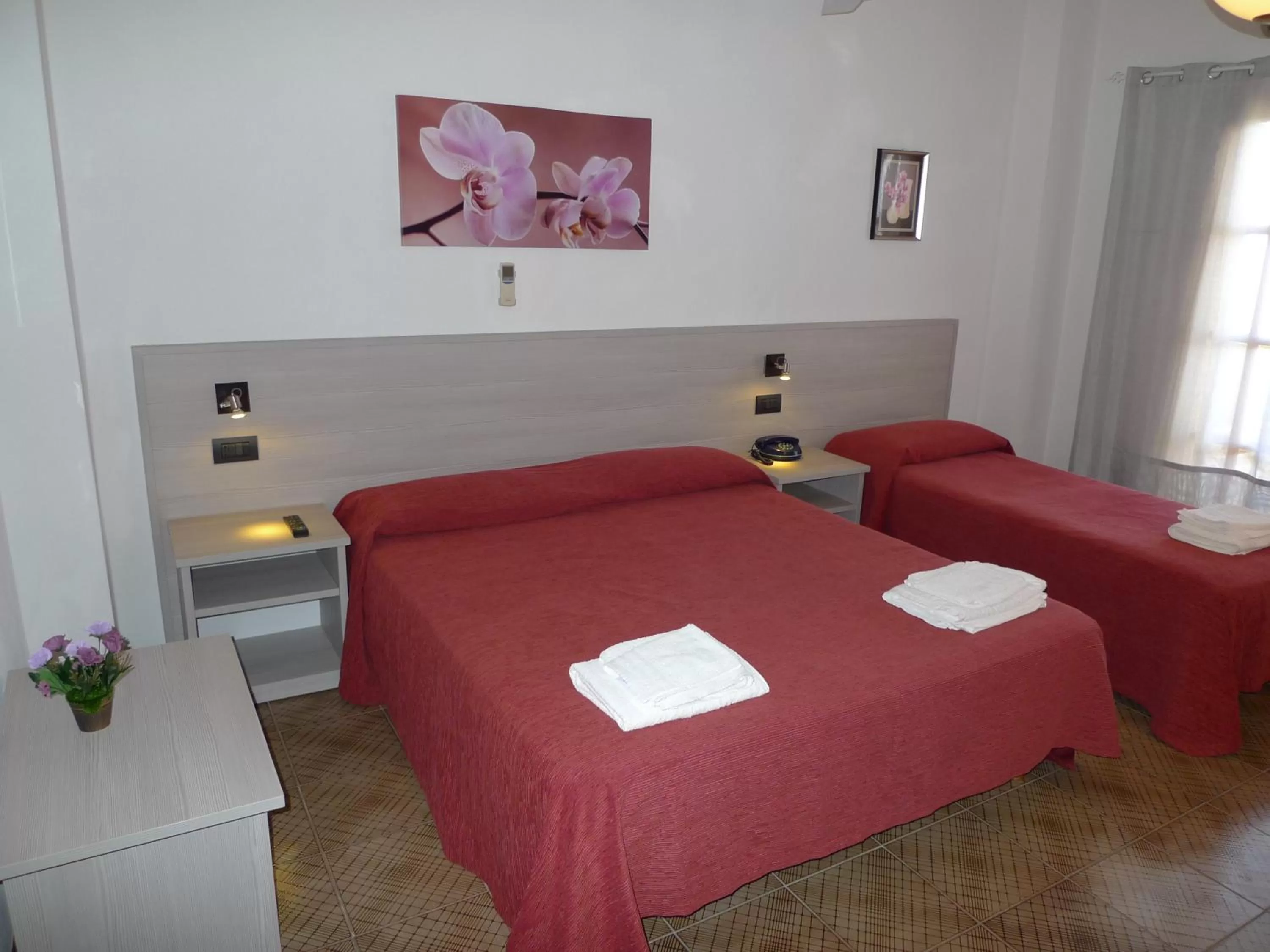 Bed in Hotel Alexander