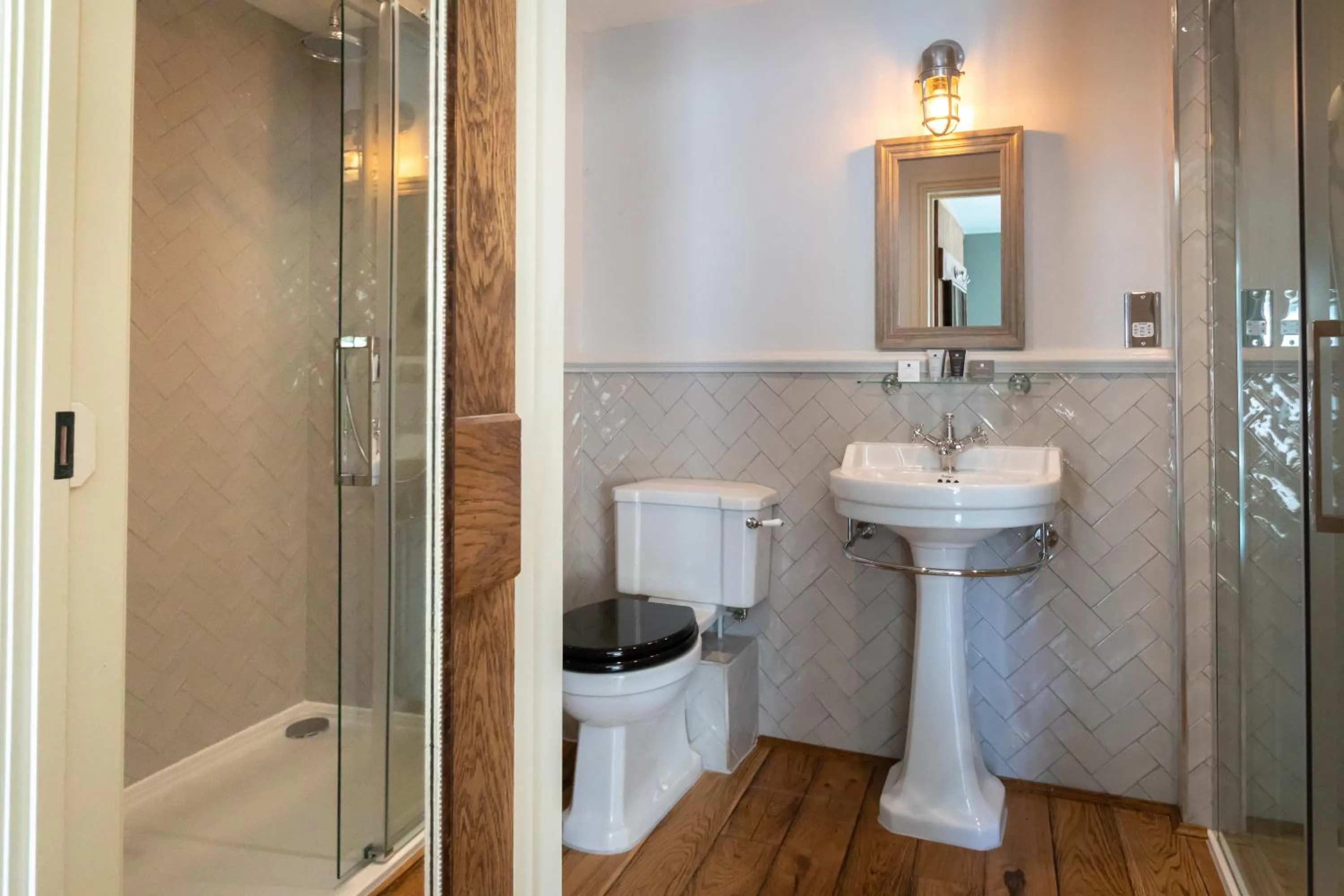 Bathroom in The Frogmill Hotel