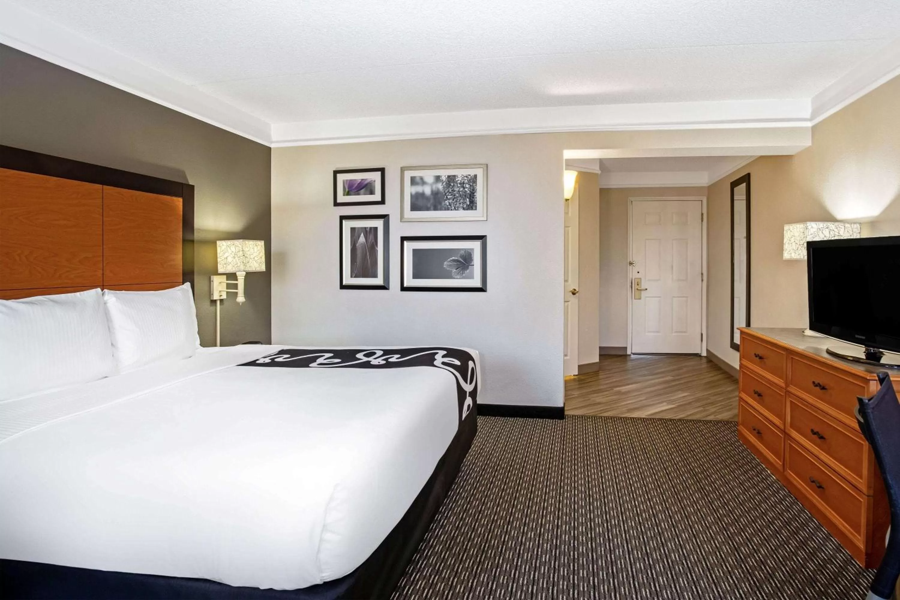 Photo of the whole room, Bed in La Quinta by Wyndham Tucson Airport