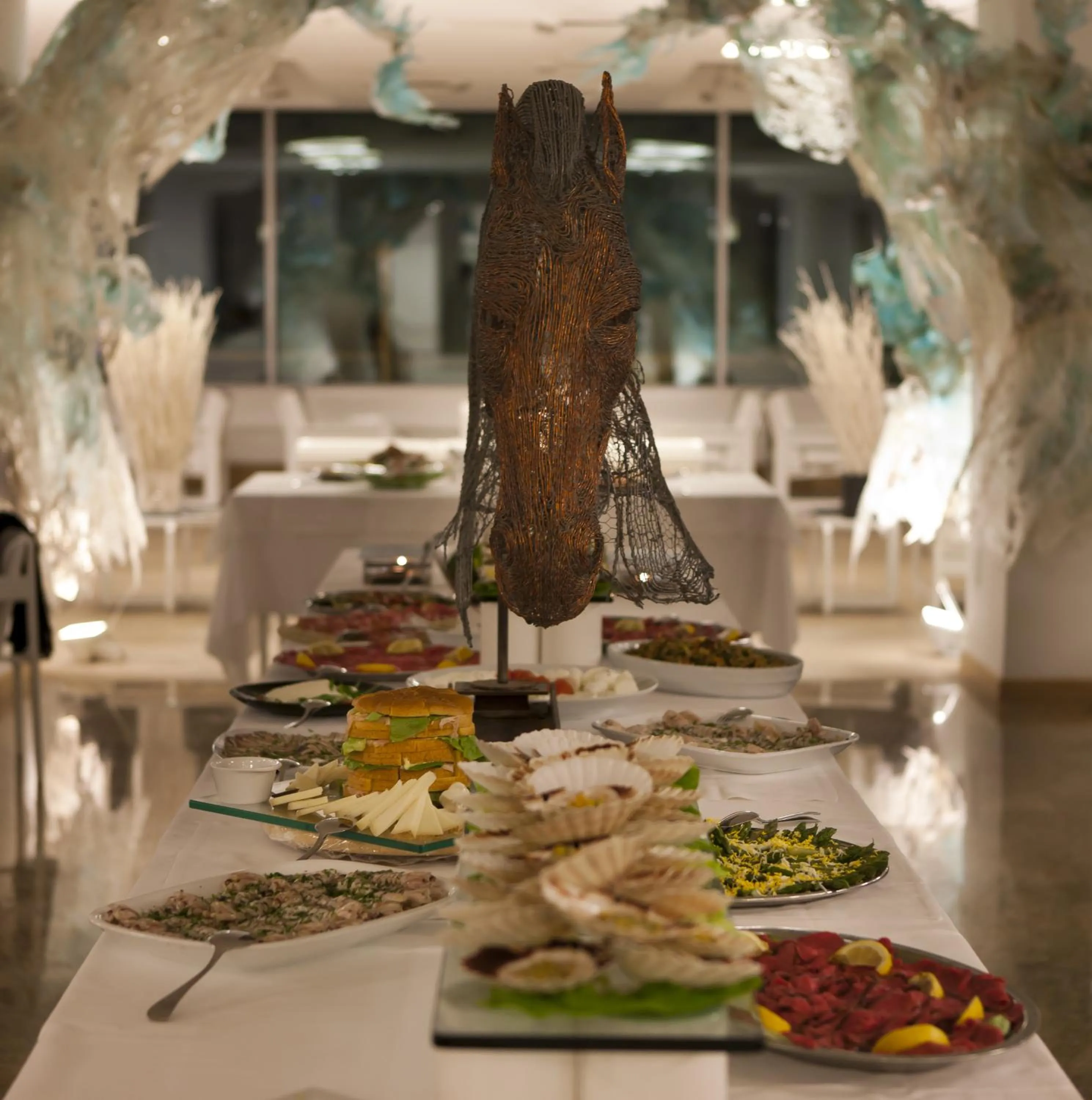 Restaurant/places to eat in Hotel Alexander Museum Palace