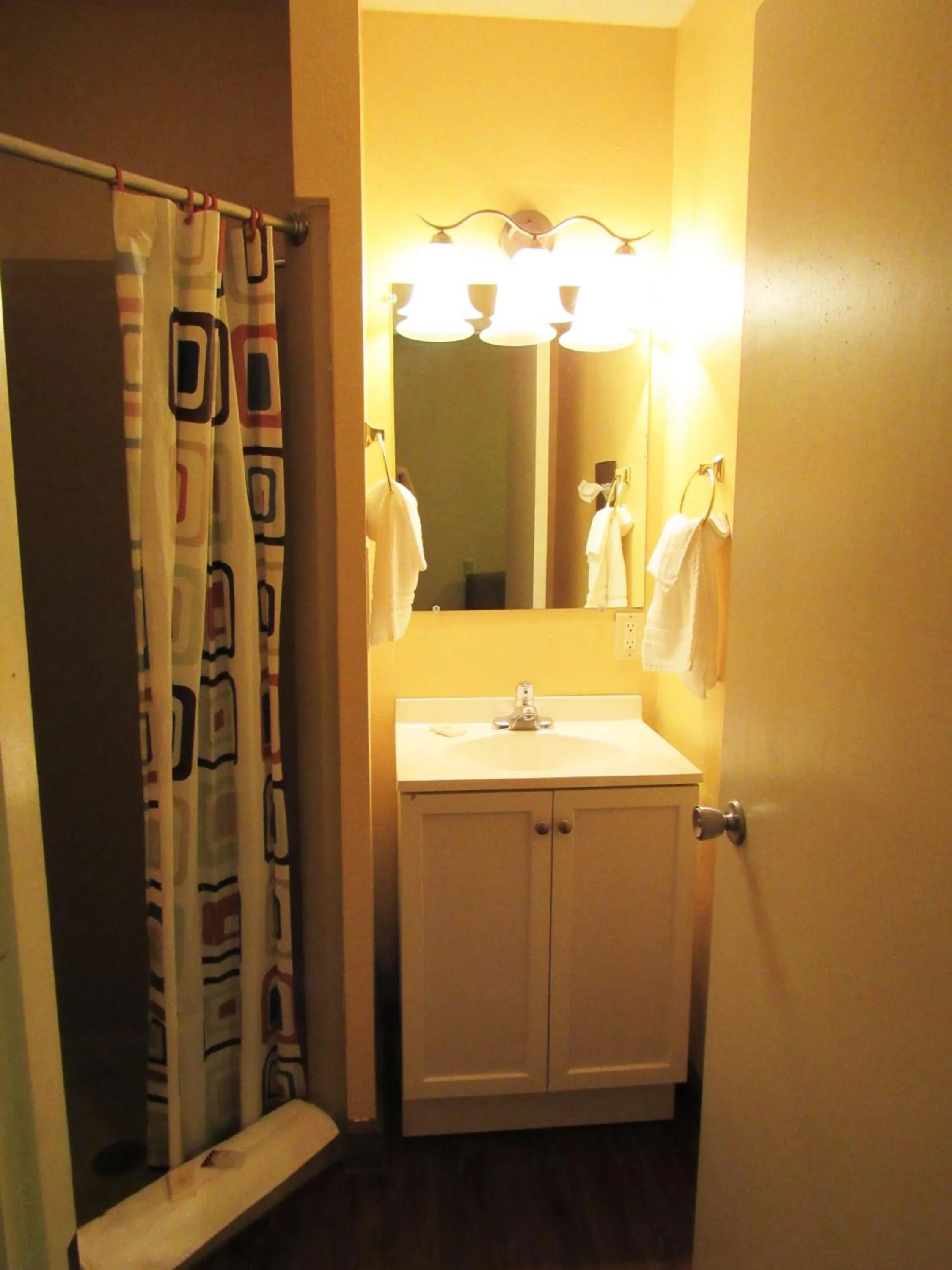 Bathroom in RedRock Inn Sioux Falls