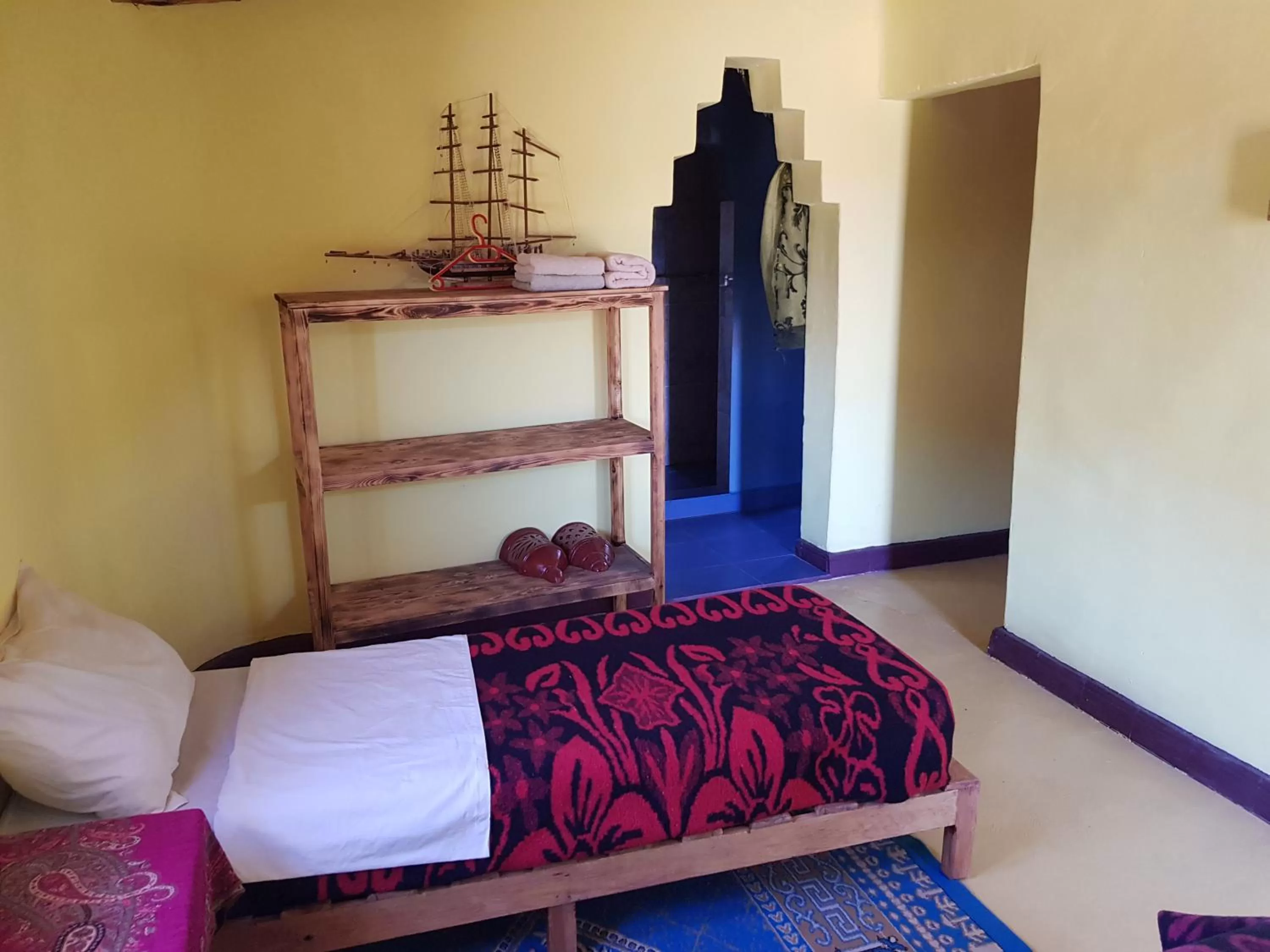 Bed in ecolodge bivouac des aigles