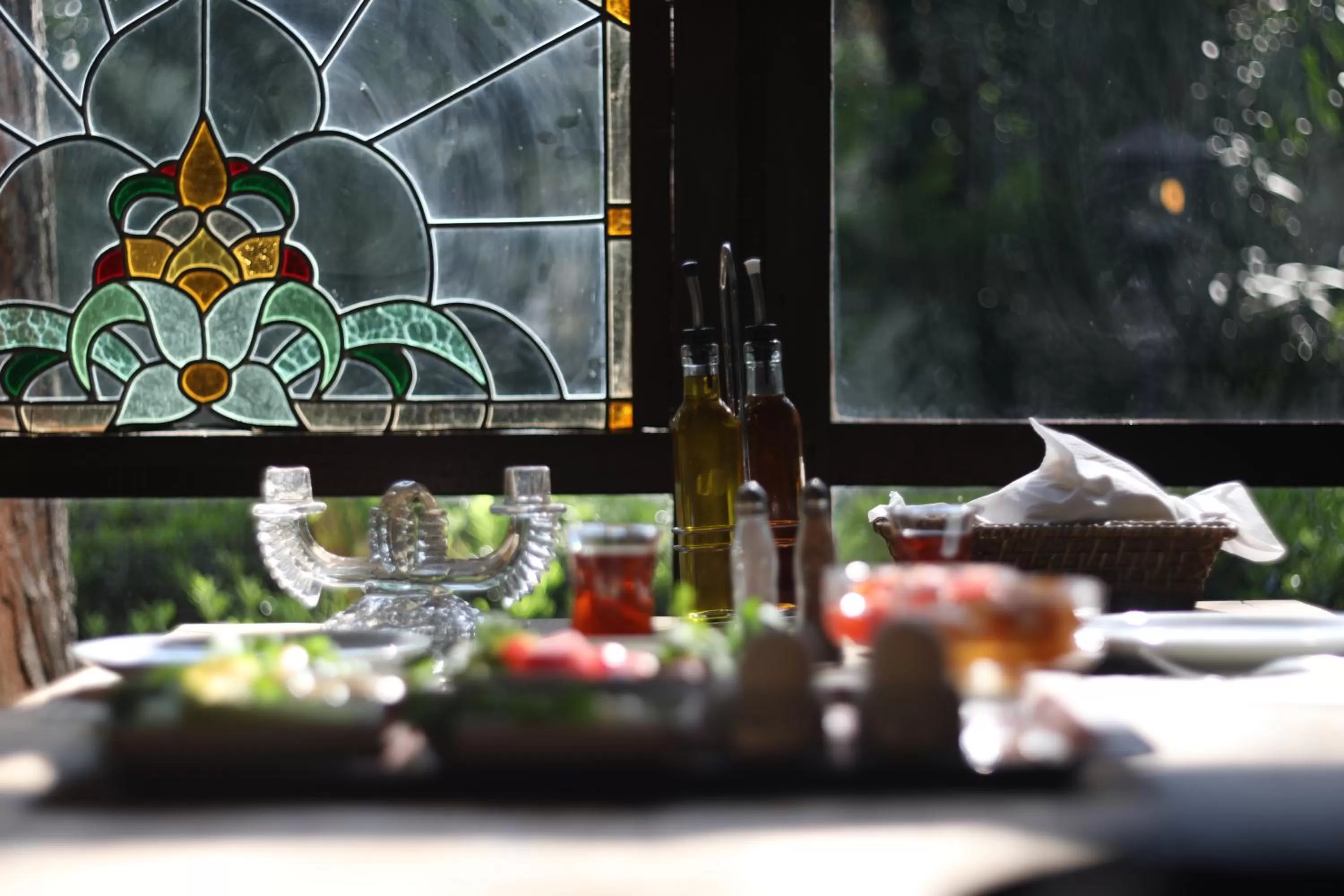 Restaurant/places to eat in Hotel Kalehan