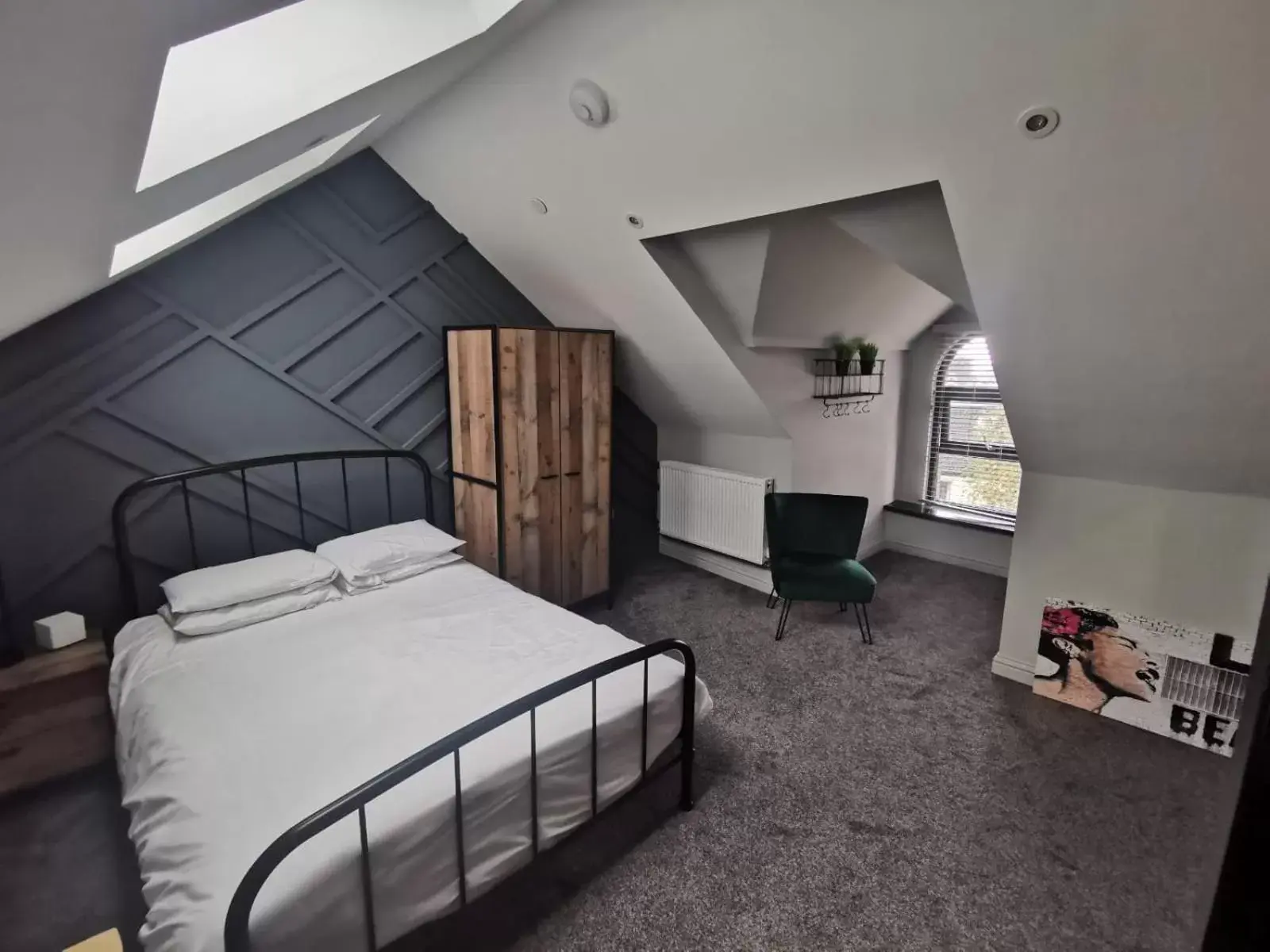 Double Room in Mansel House - by TIFA Stays Double Room in Mansel House - by TIFA Stays