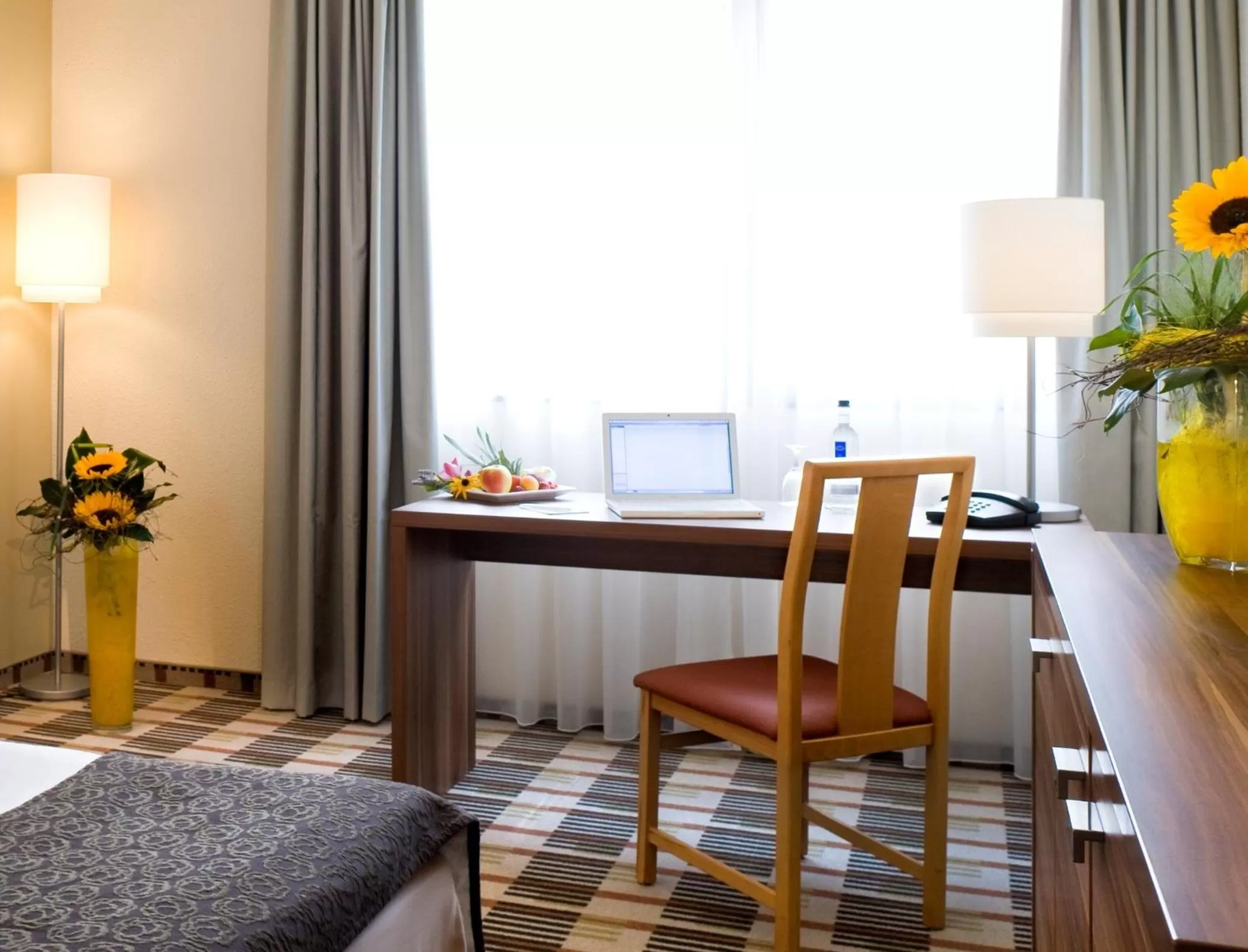 Seating area in Mercure Hotel Saarbrücken Süd