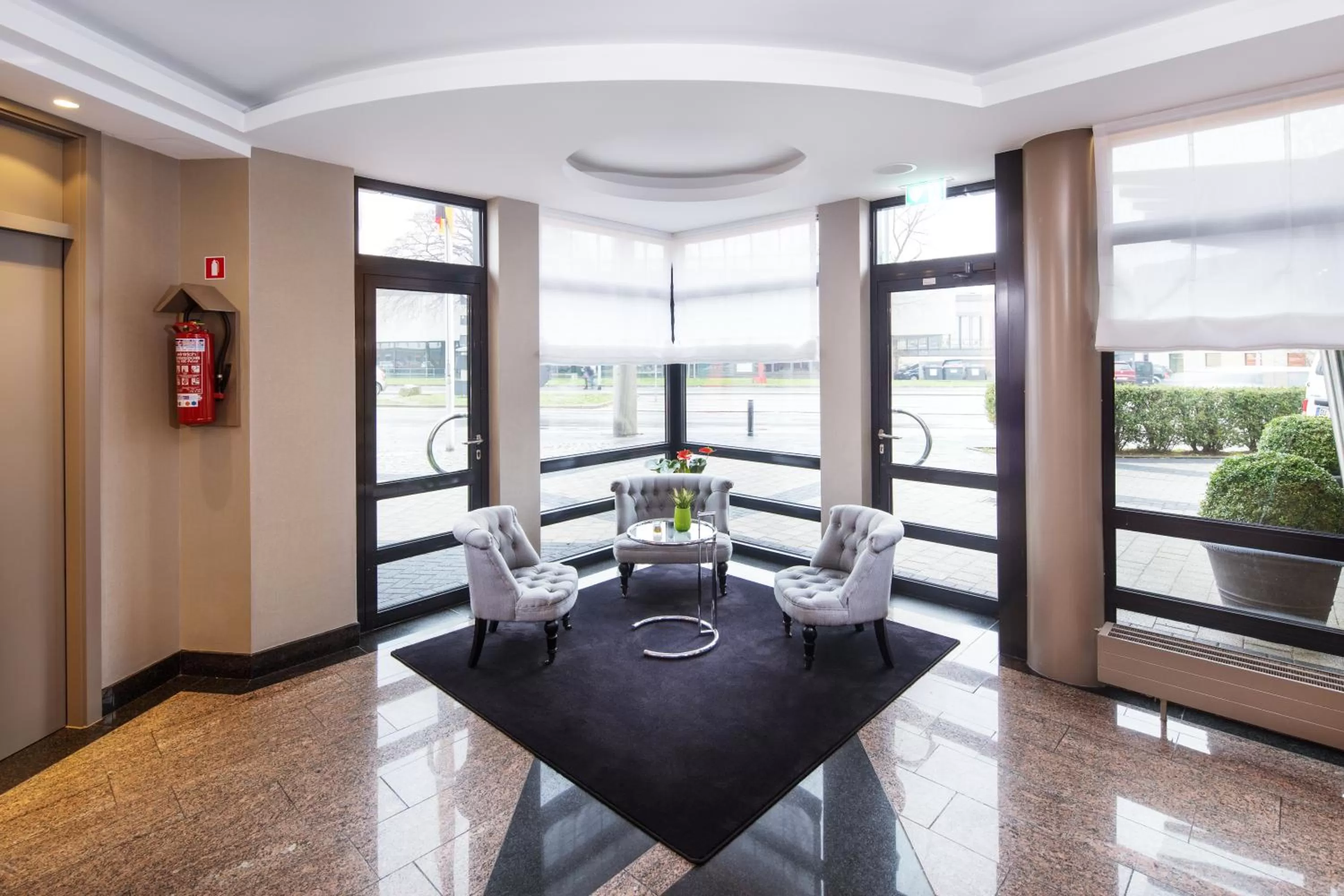 Seating area in Hotel Plaza