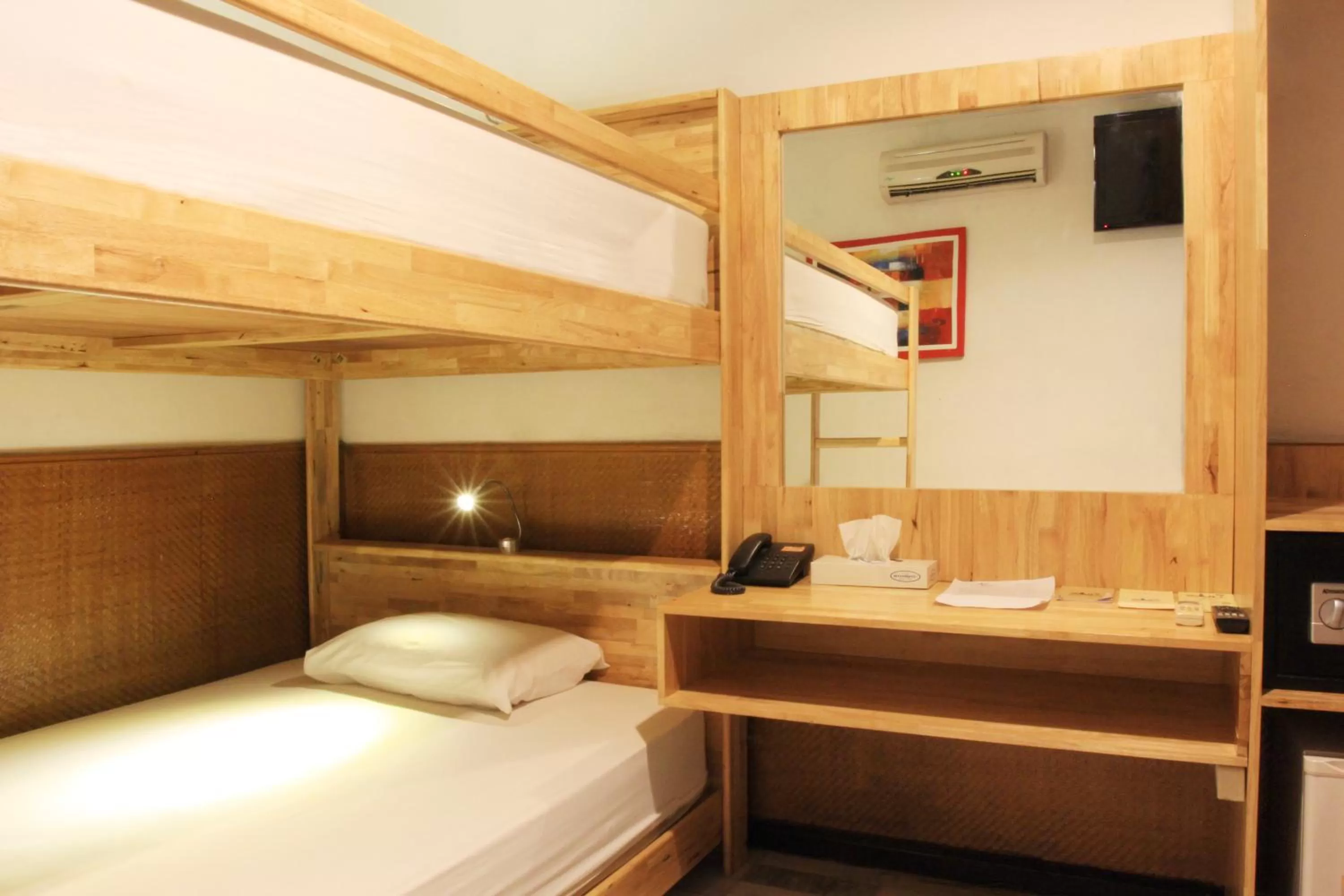 bunk bed, Bed in Hotel Karthi Kuta