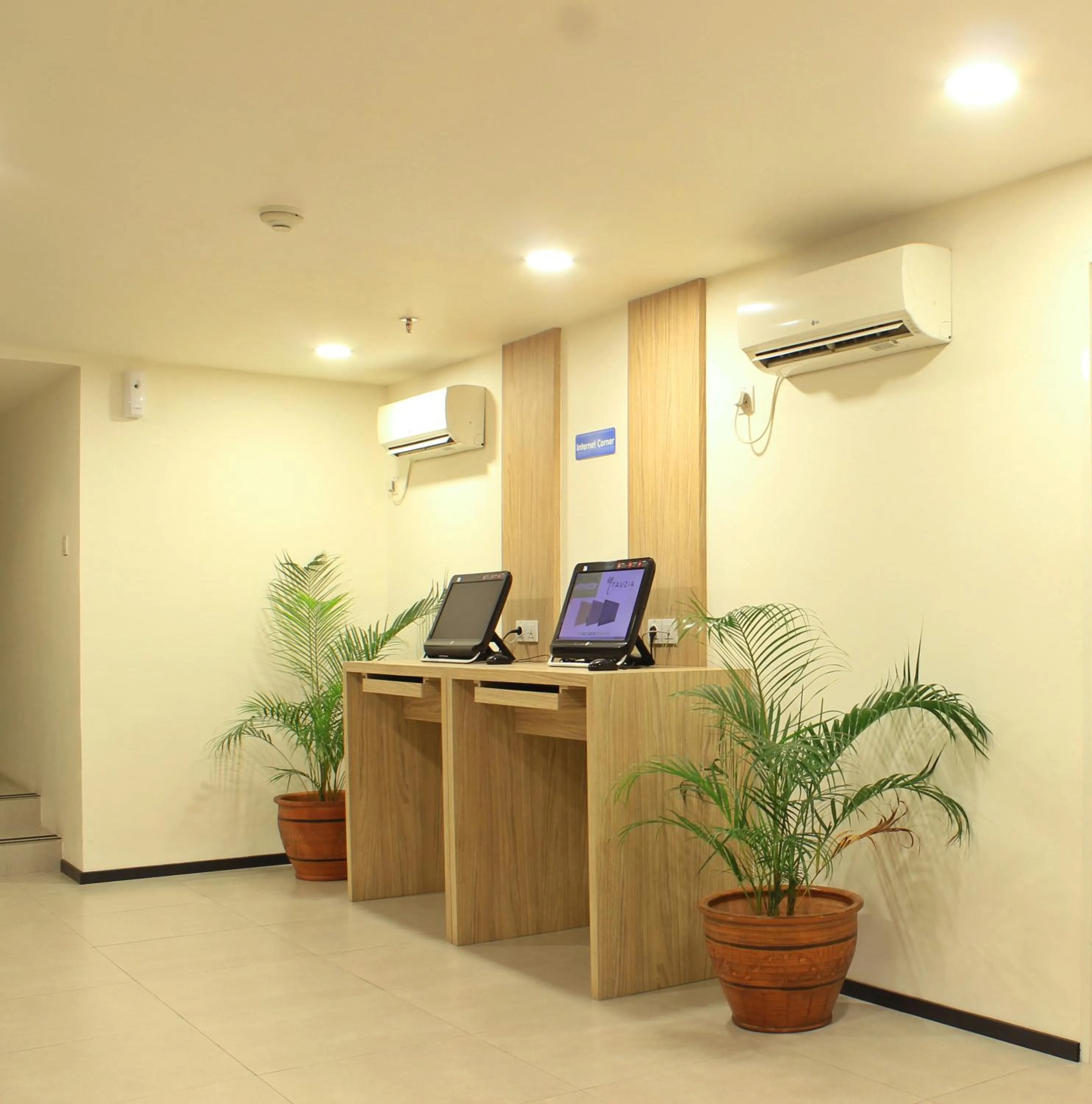 Area and facilities in POP! Hotel Festival Citylink